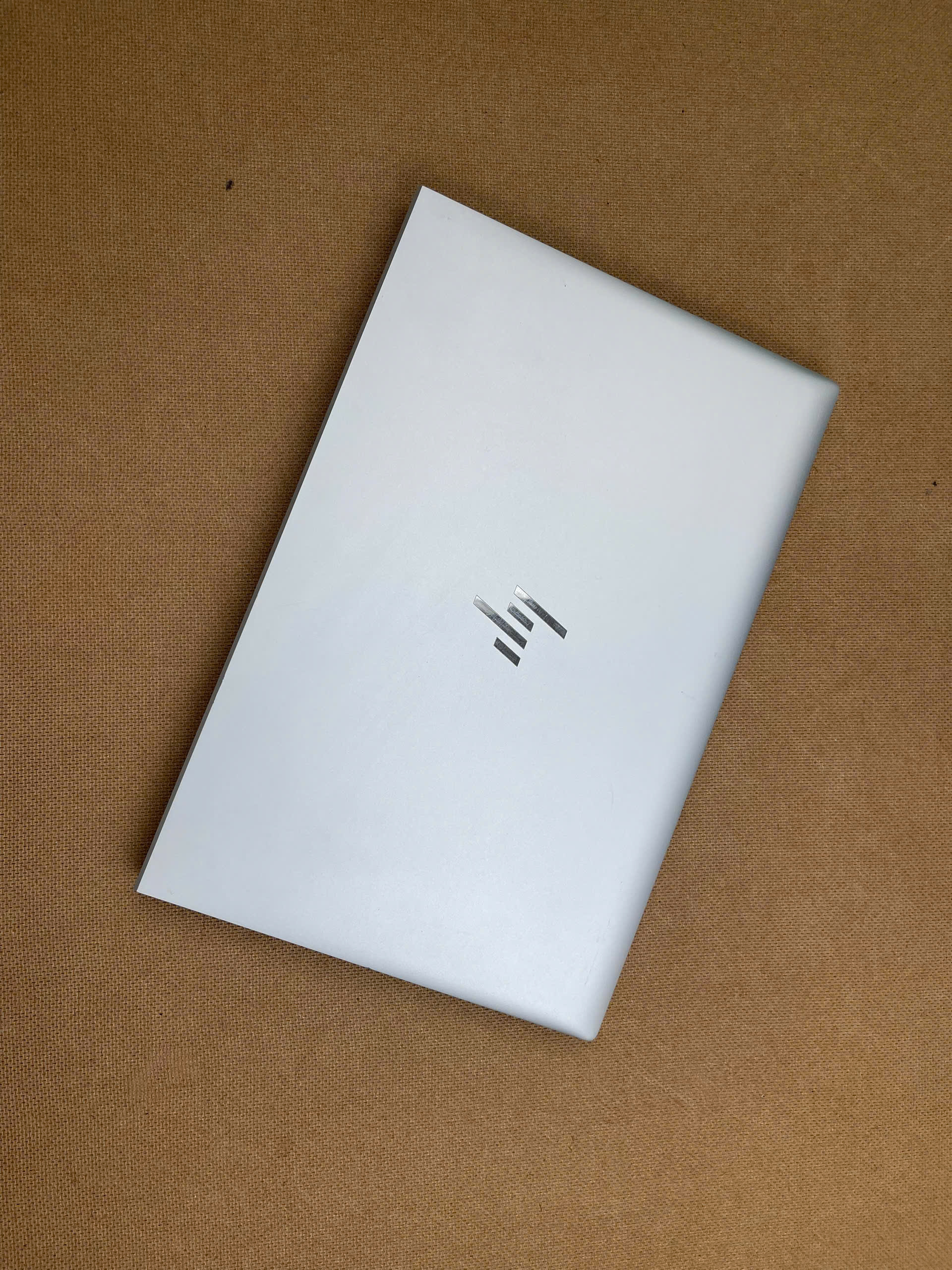 HP Elitebook 845 G8