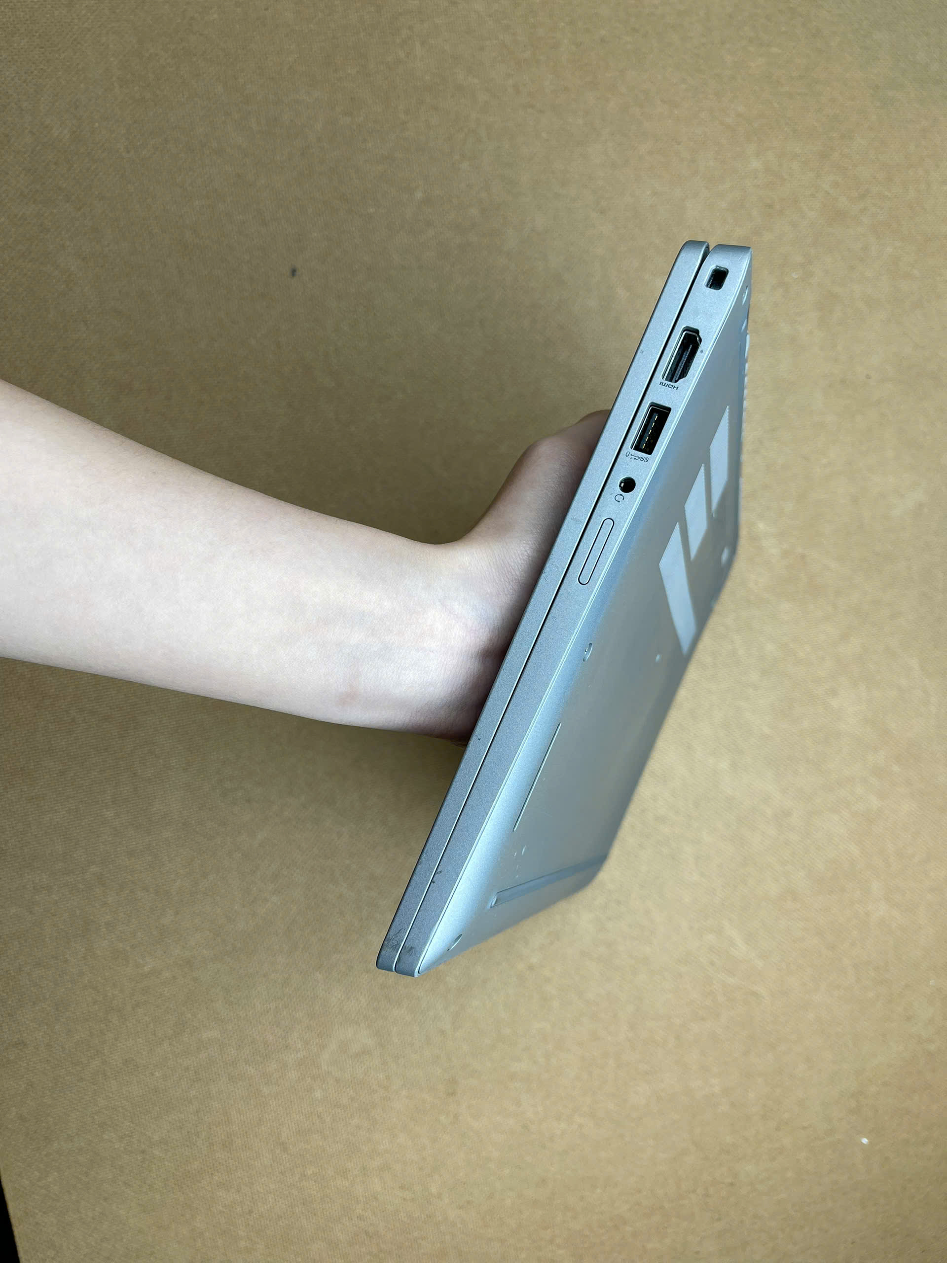 Dell Latitude 5330 2in1