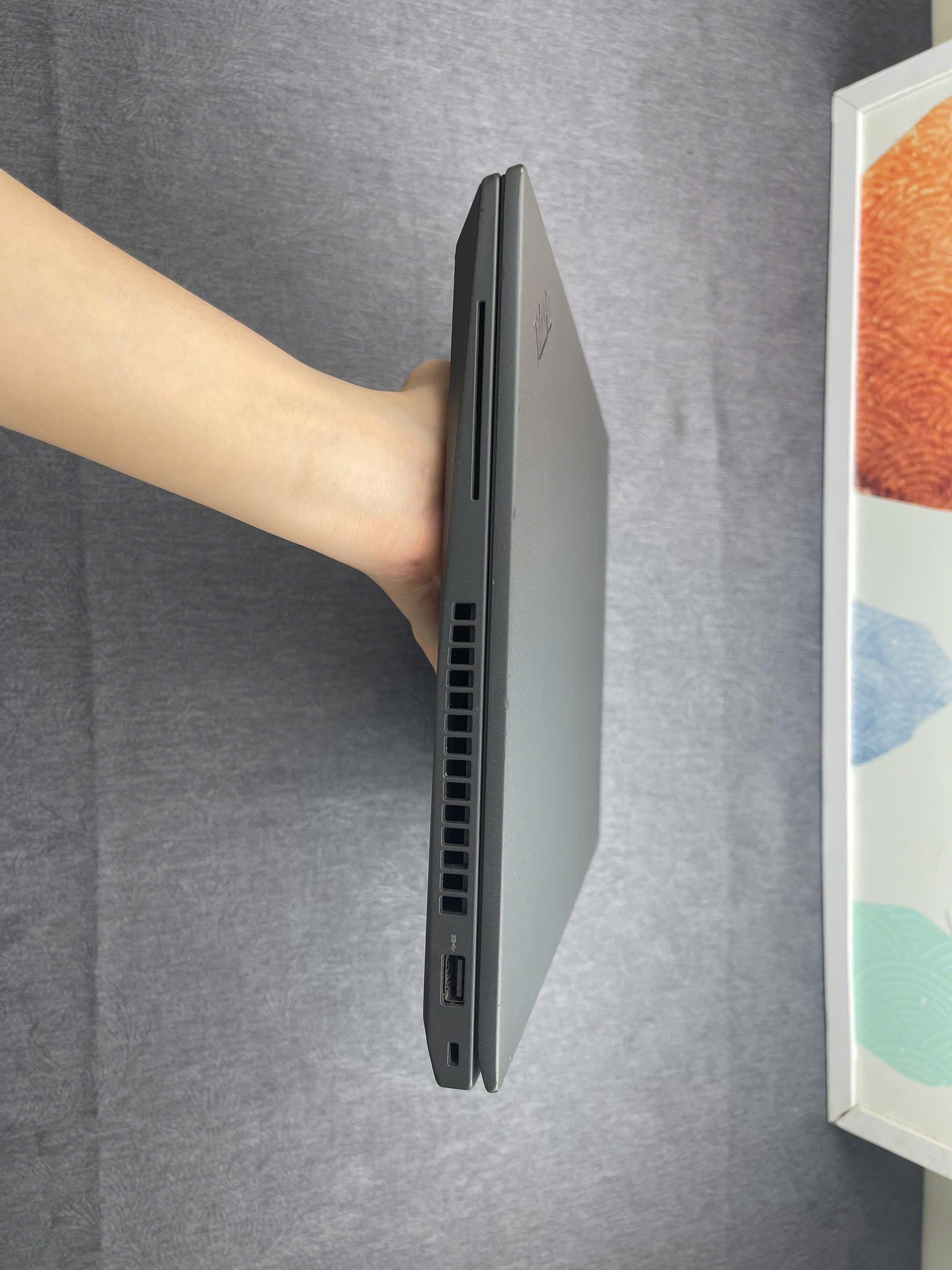 Thinkpad T16 G1 Có LTE
