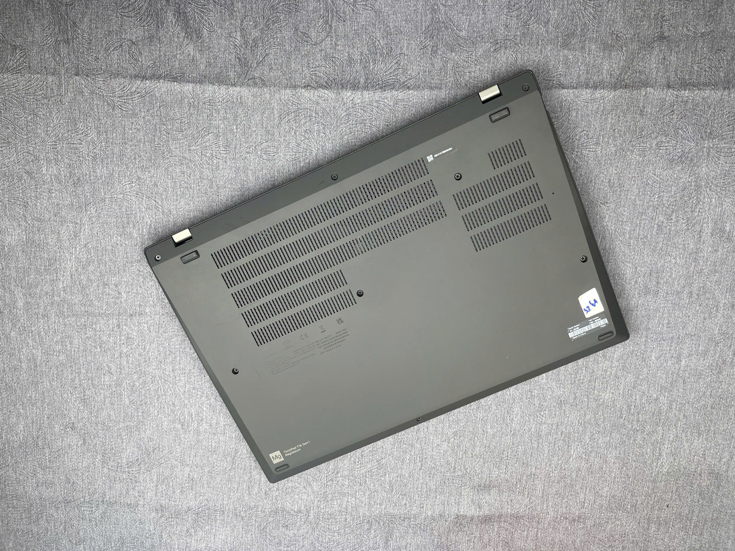 Thinkpad T16 G1 Có LTE