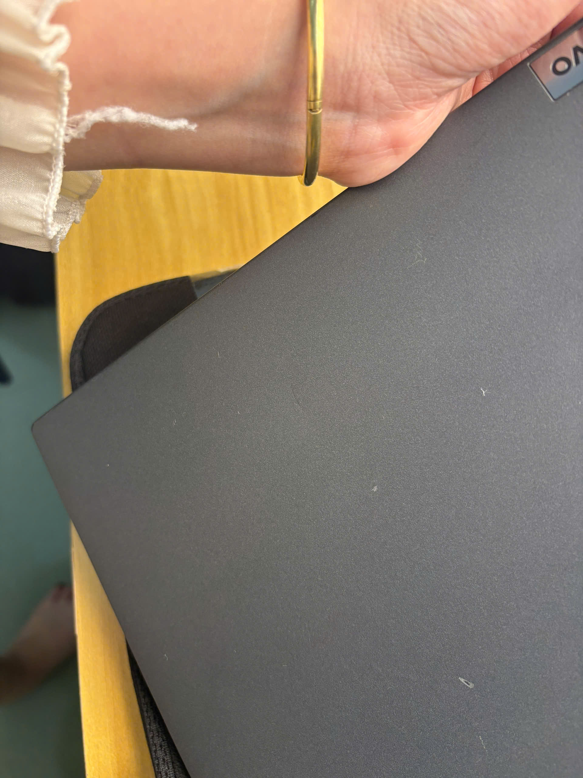Thinkpad T16 G1 Có LTE