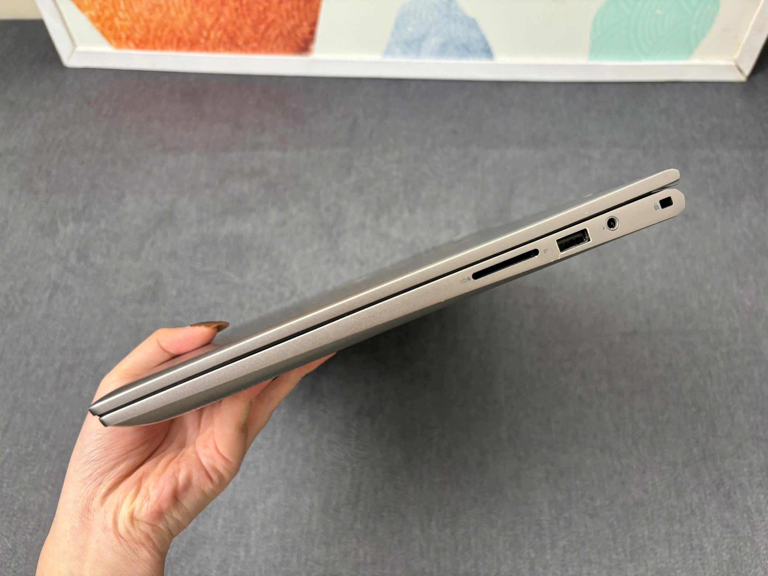 Dell Inspiron 5400 2in1 Vỏ nhôm