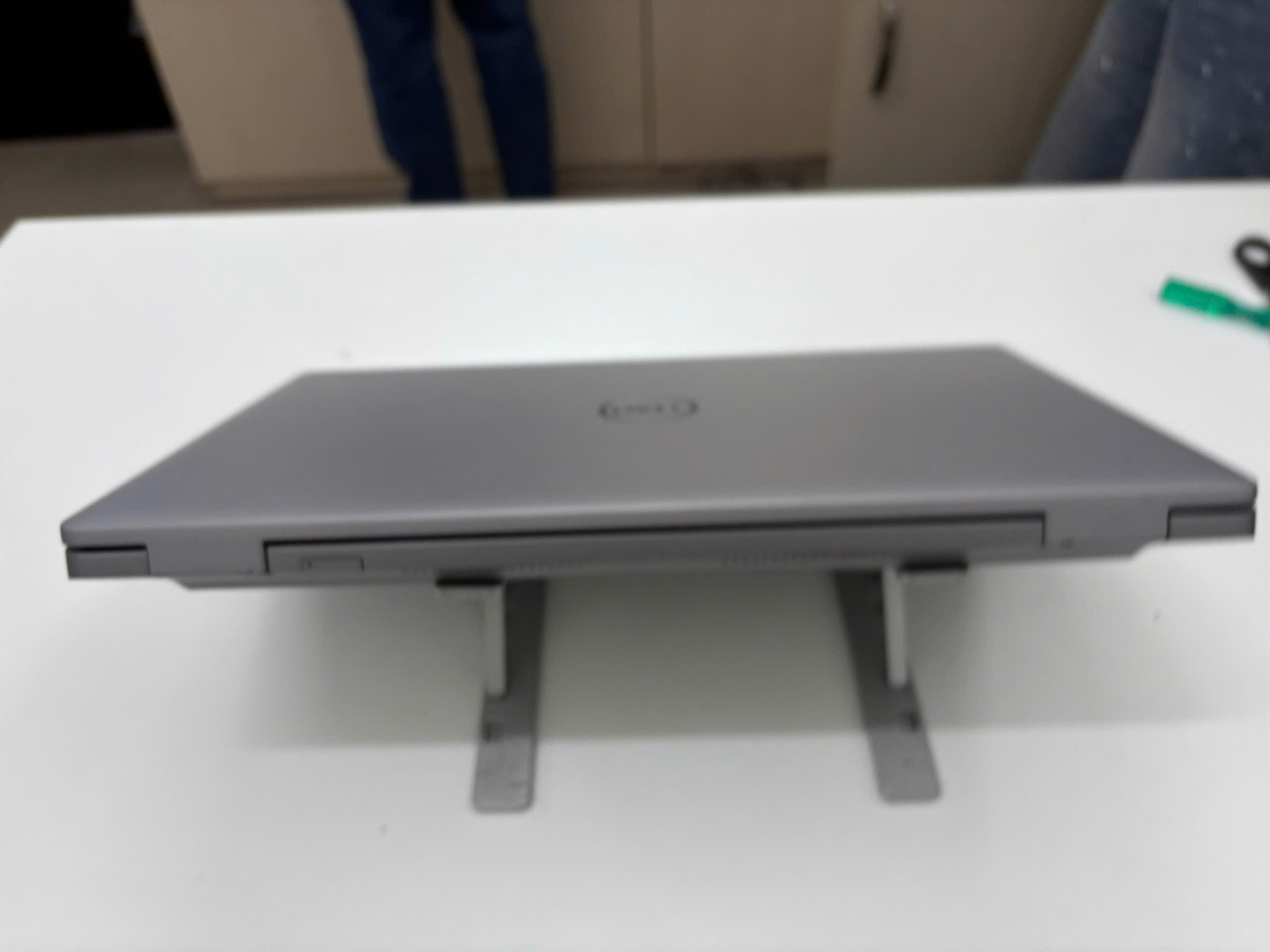 Dell Precision 3561