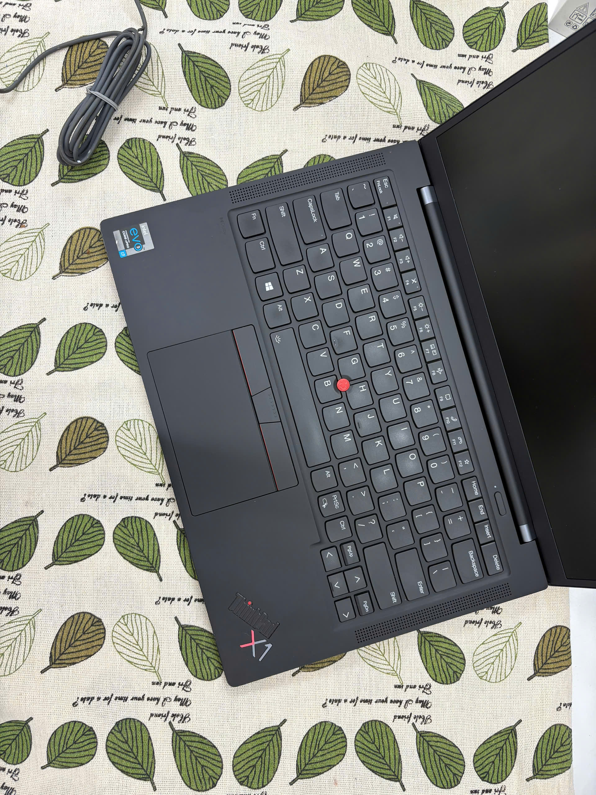 Thinkpad X1 Carbon G9