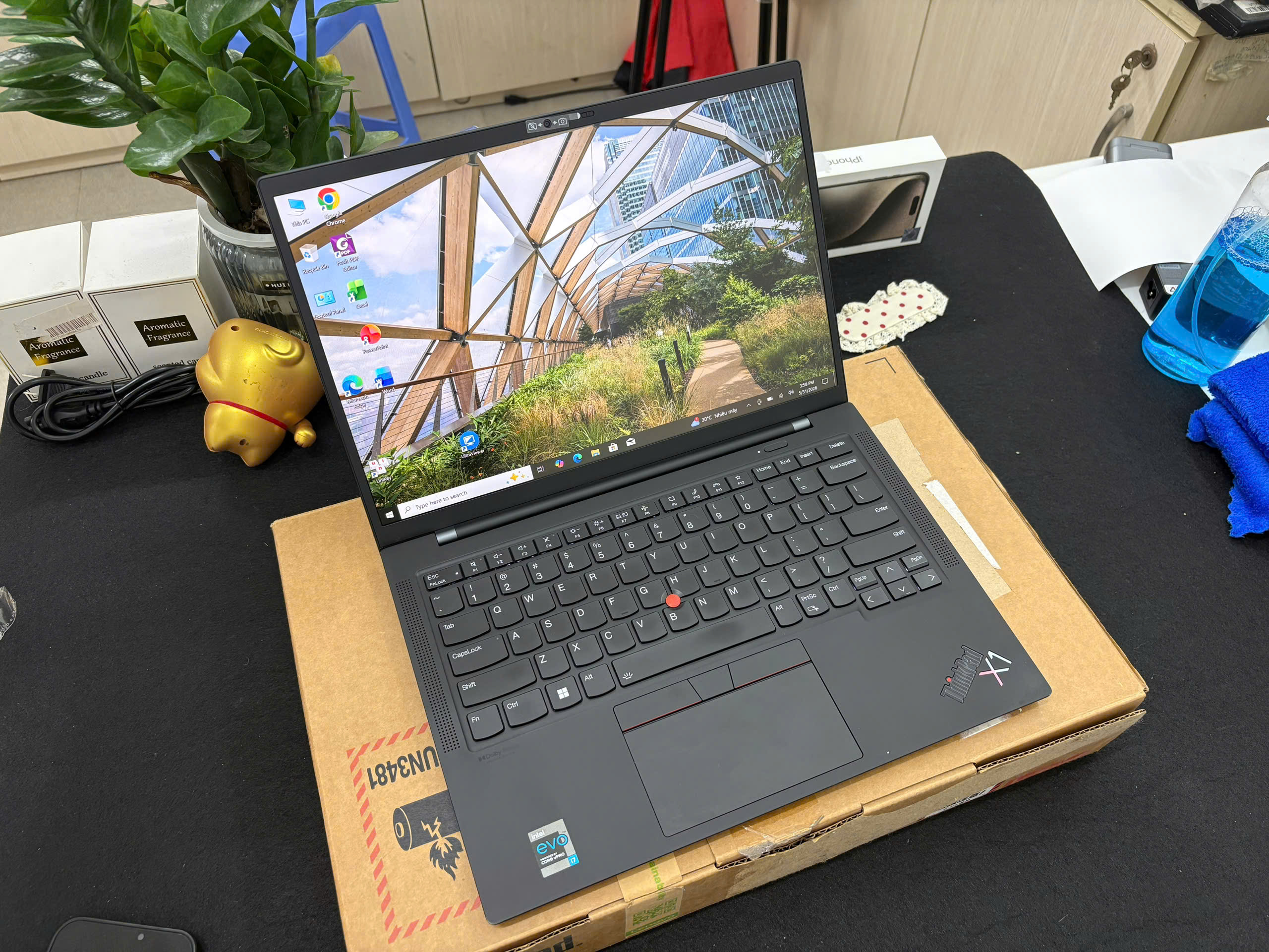 Thinkpad X1 Carbon G9