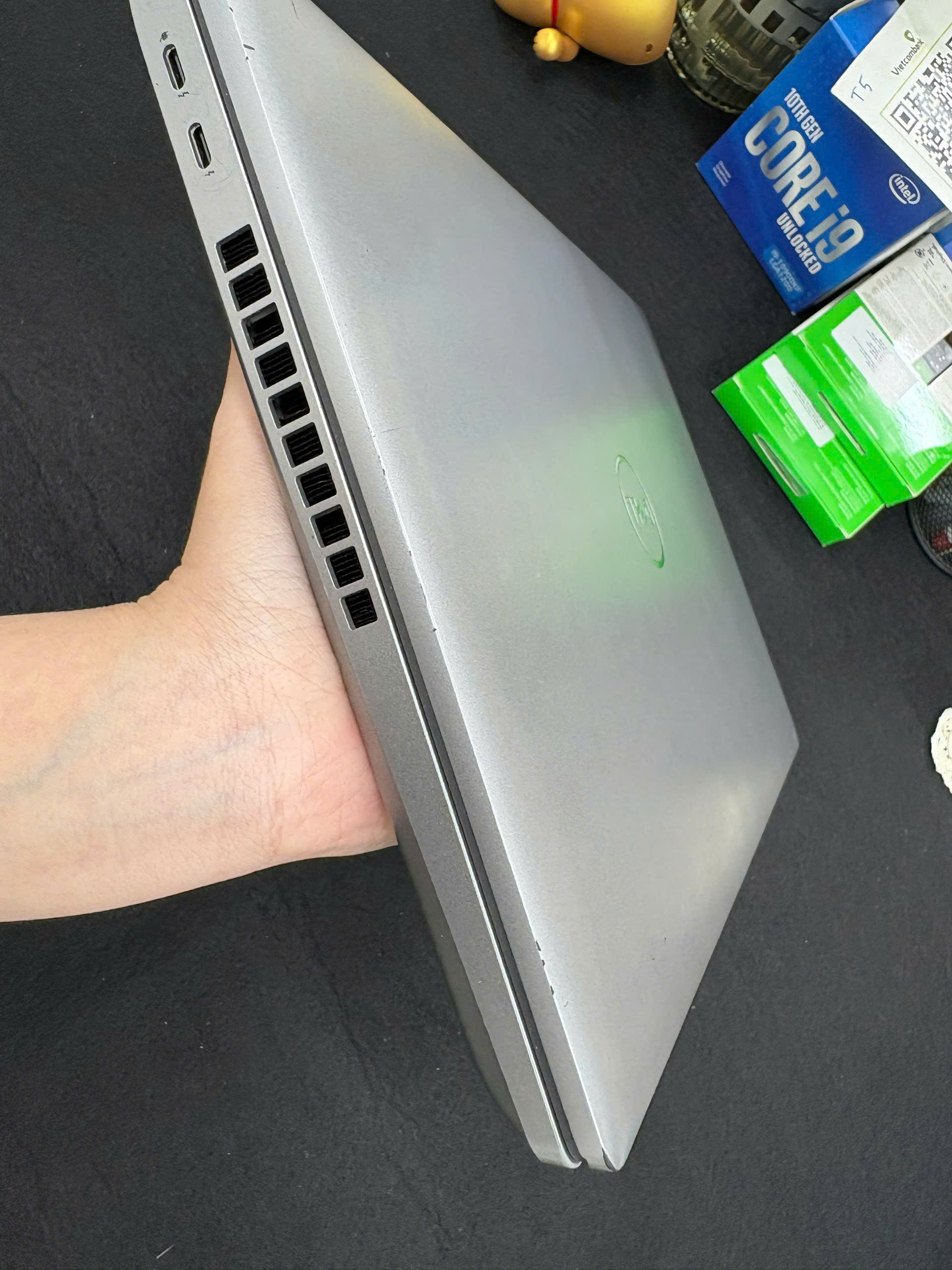 Dell Precision 3561