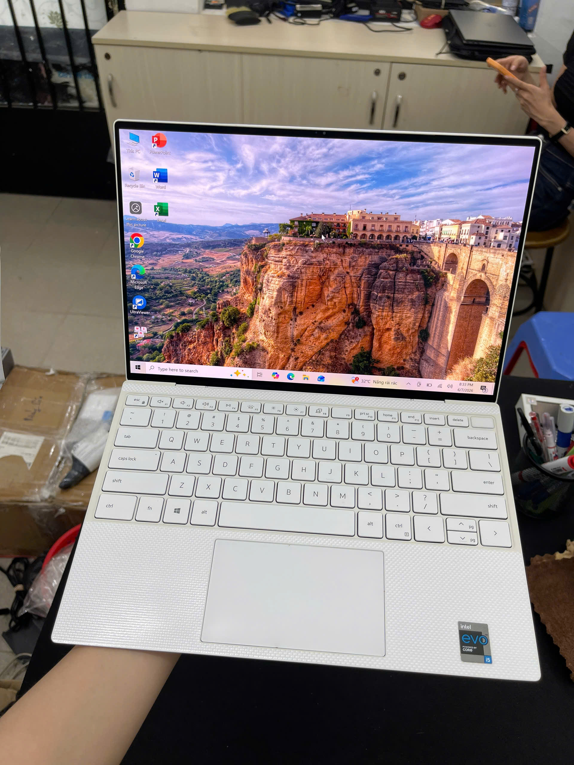 Dell XPS 9310 Bản white