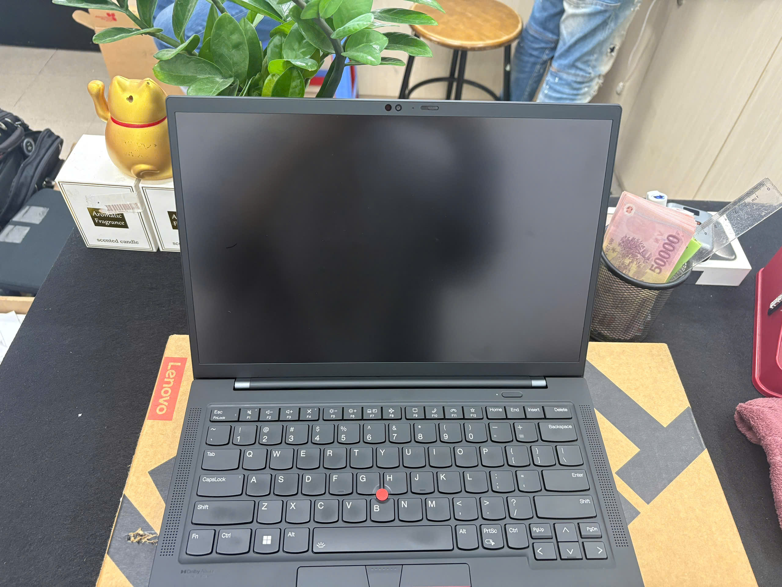 Thinkpad X1 Carbon G9