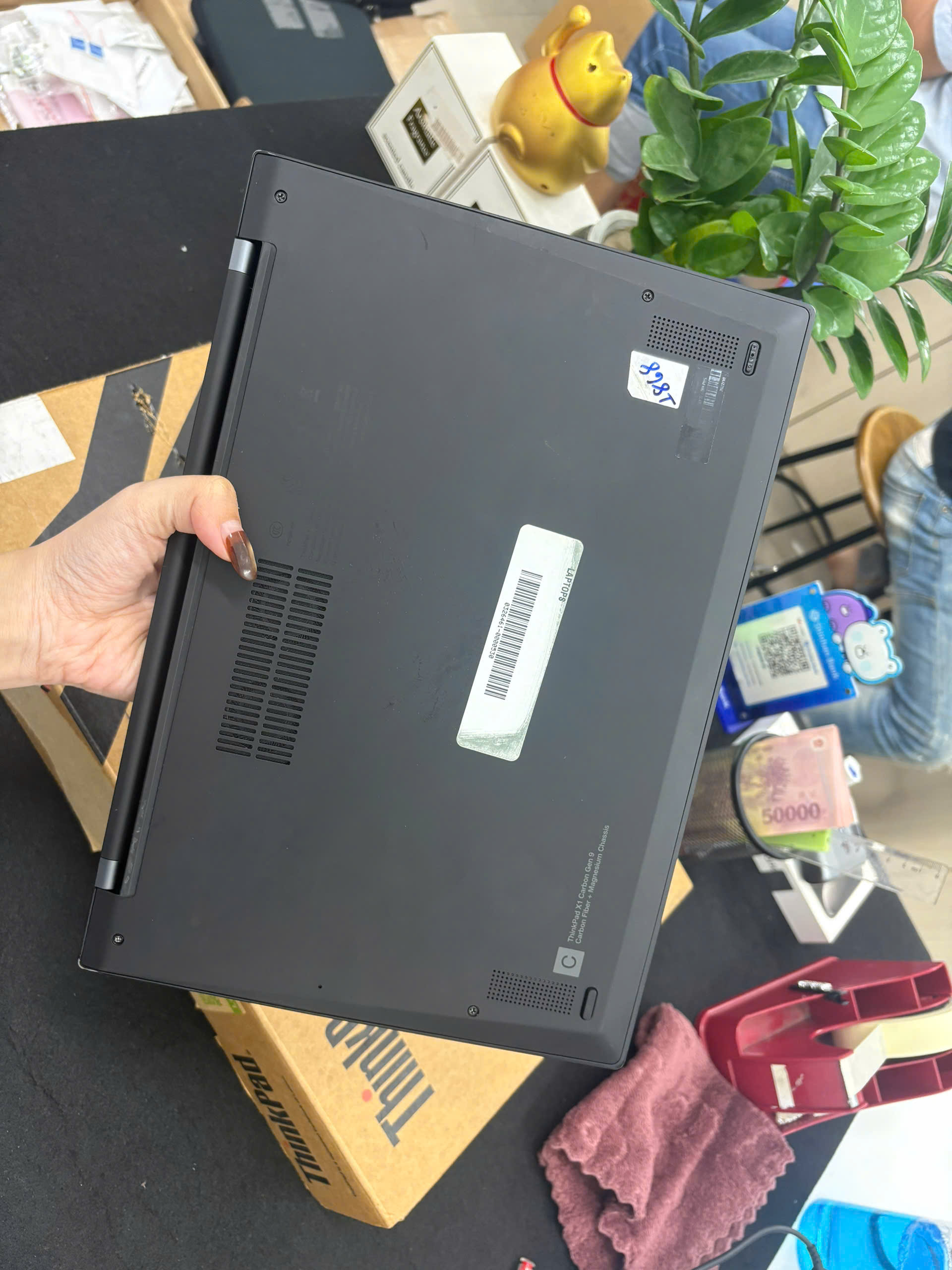 Thinkpad X1 Carbon G9