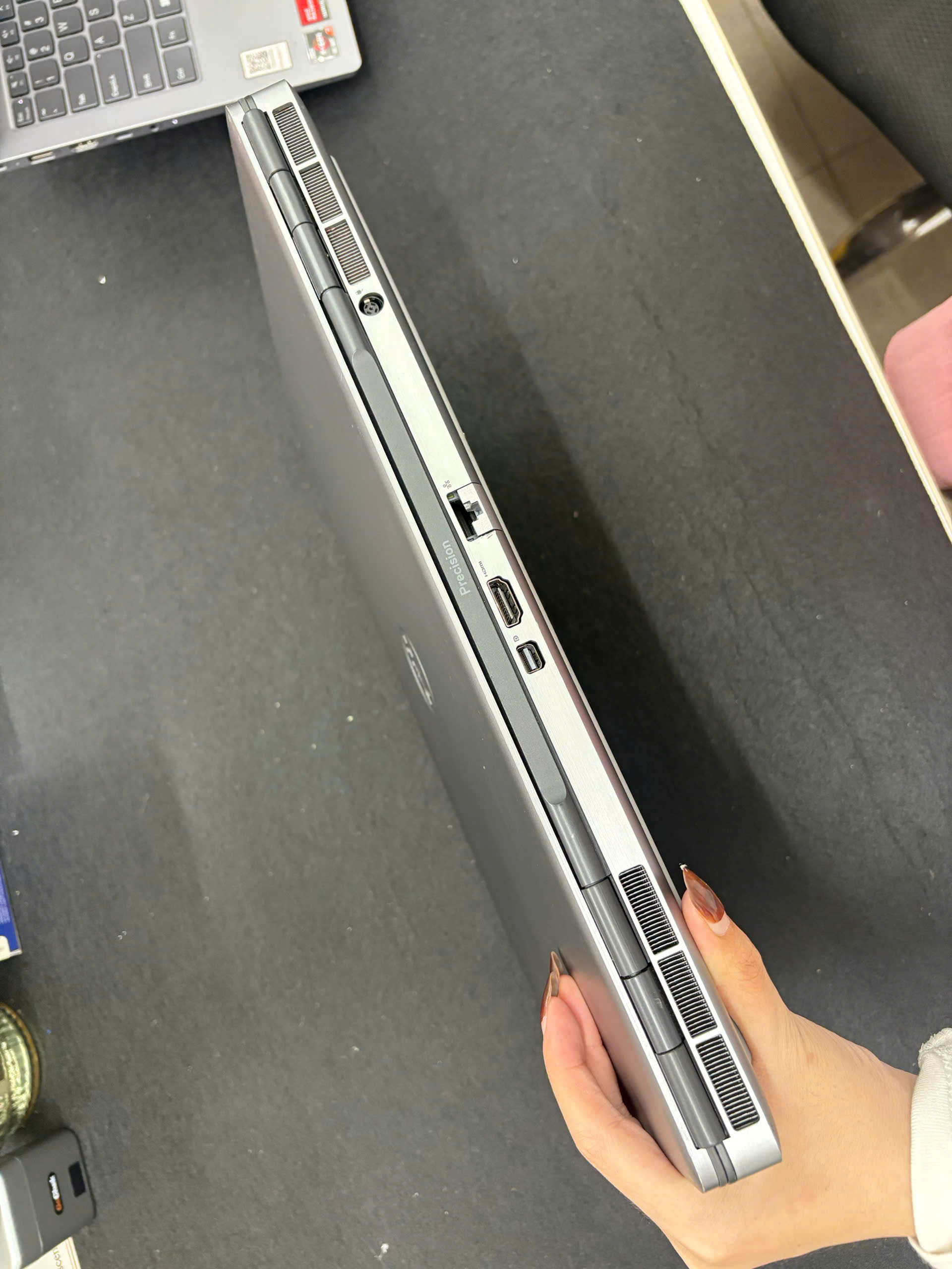 Dell Precision 7560