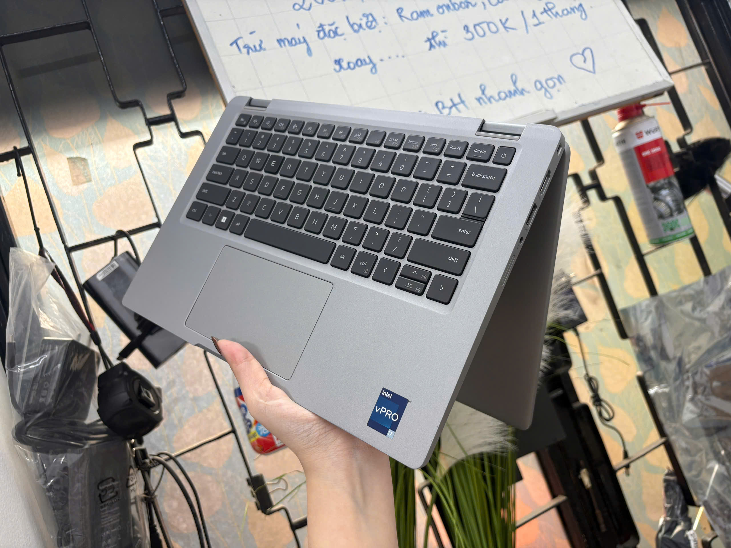 Dell Latitude 5330 2in1