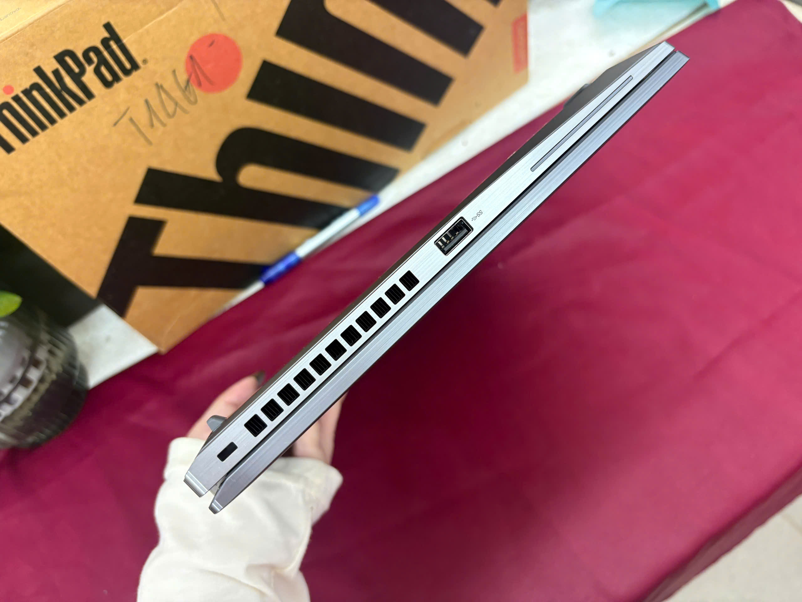 Thinkpad T14s G4 bản NHôm