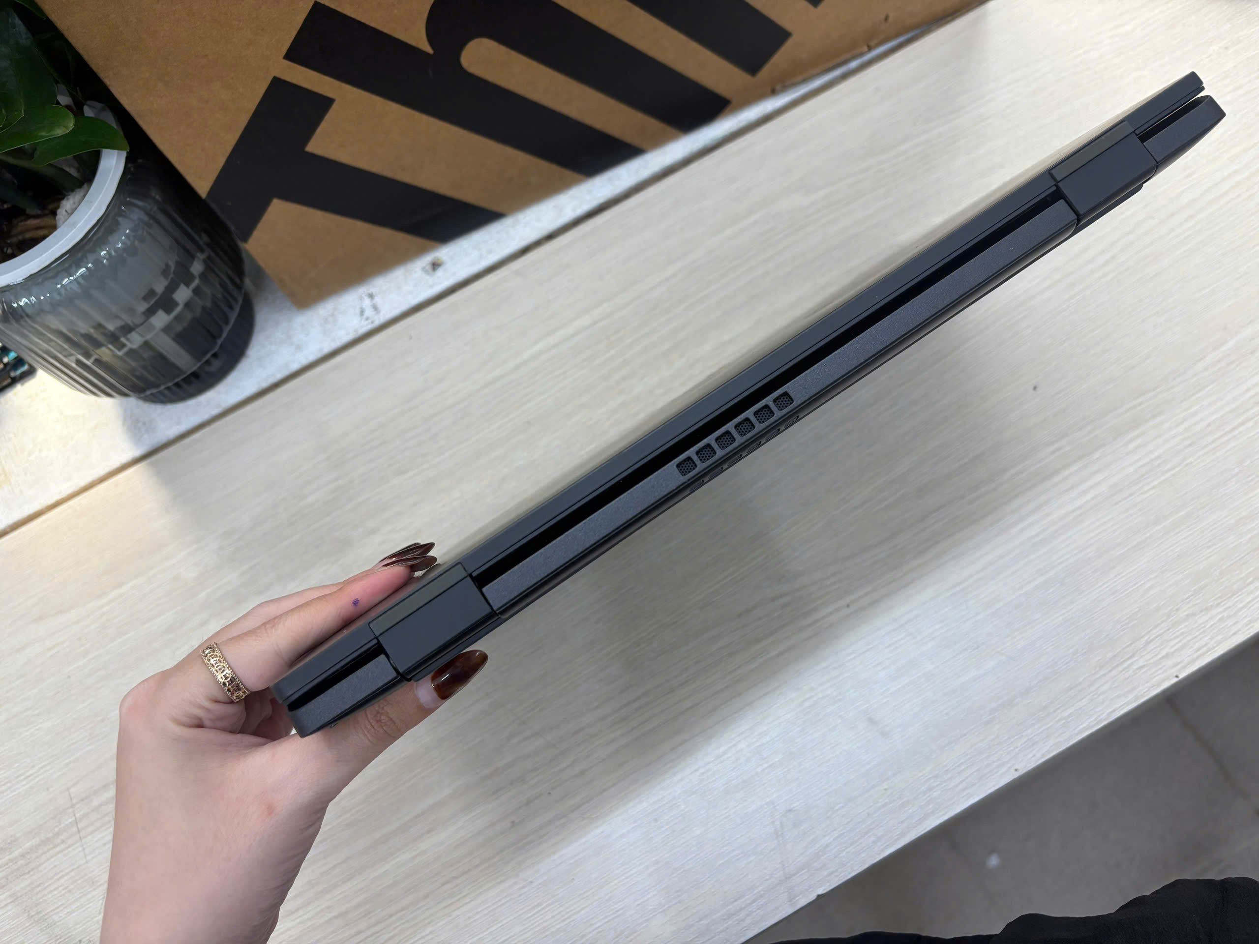 Dell Latitude 7420 có LTE