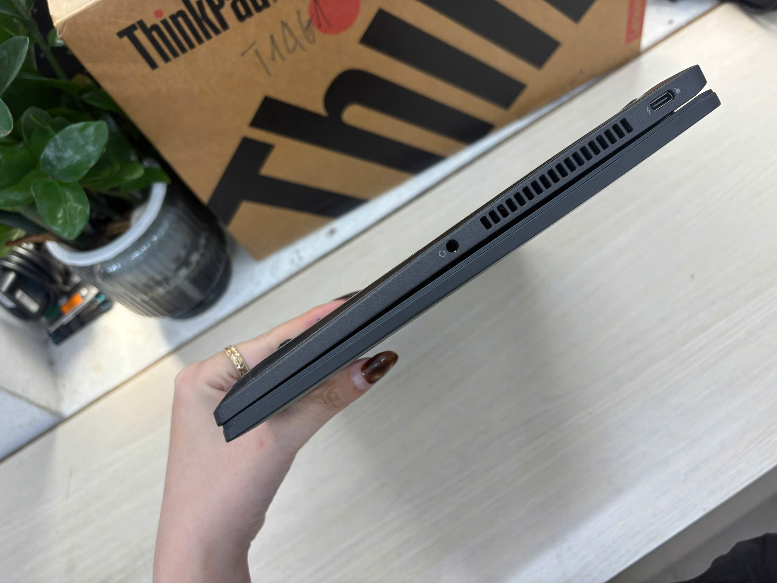 Dell Latitude 7420 có LTE