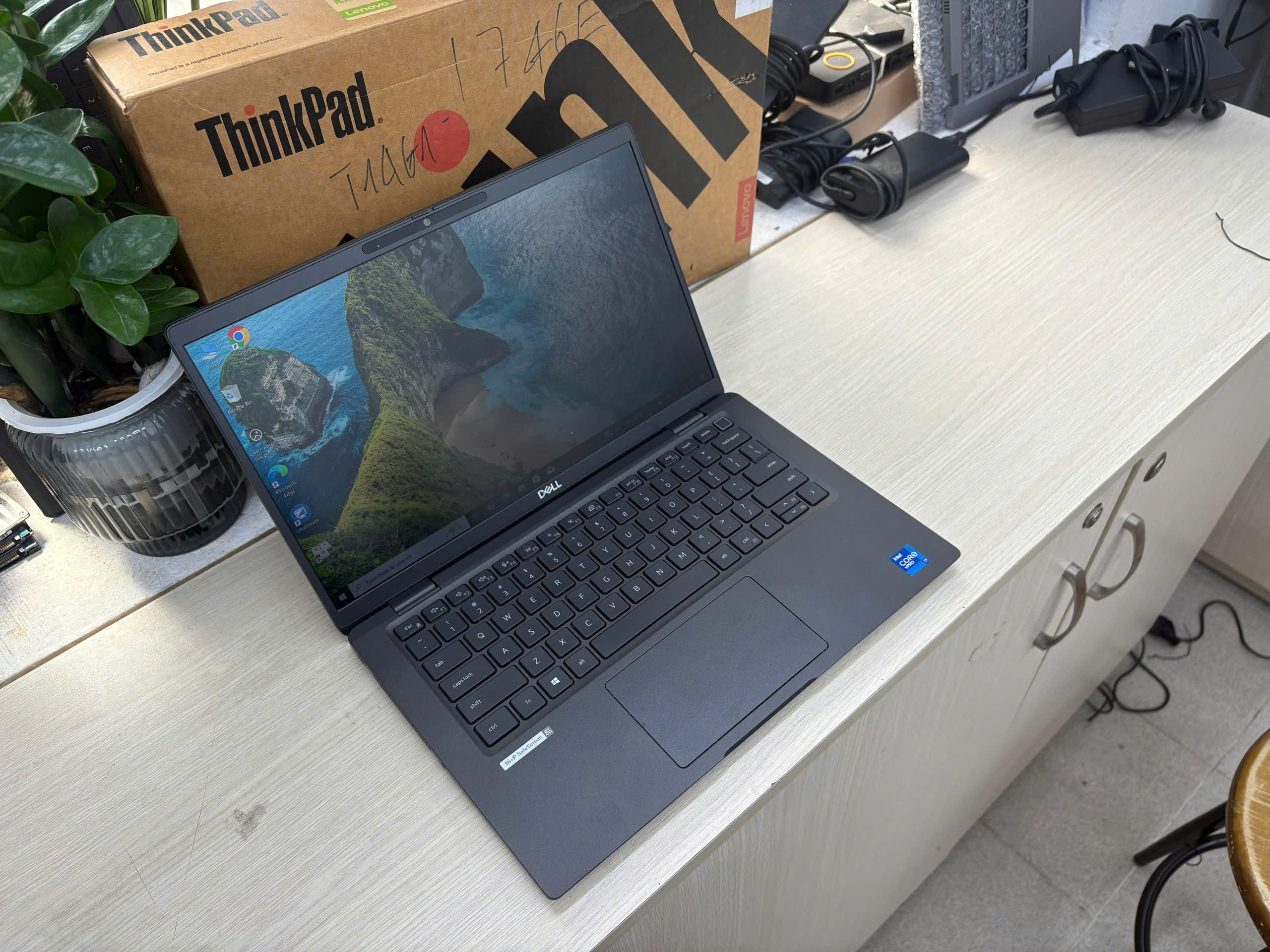 Dell Latitude 7420 có LTE