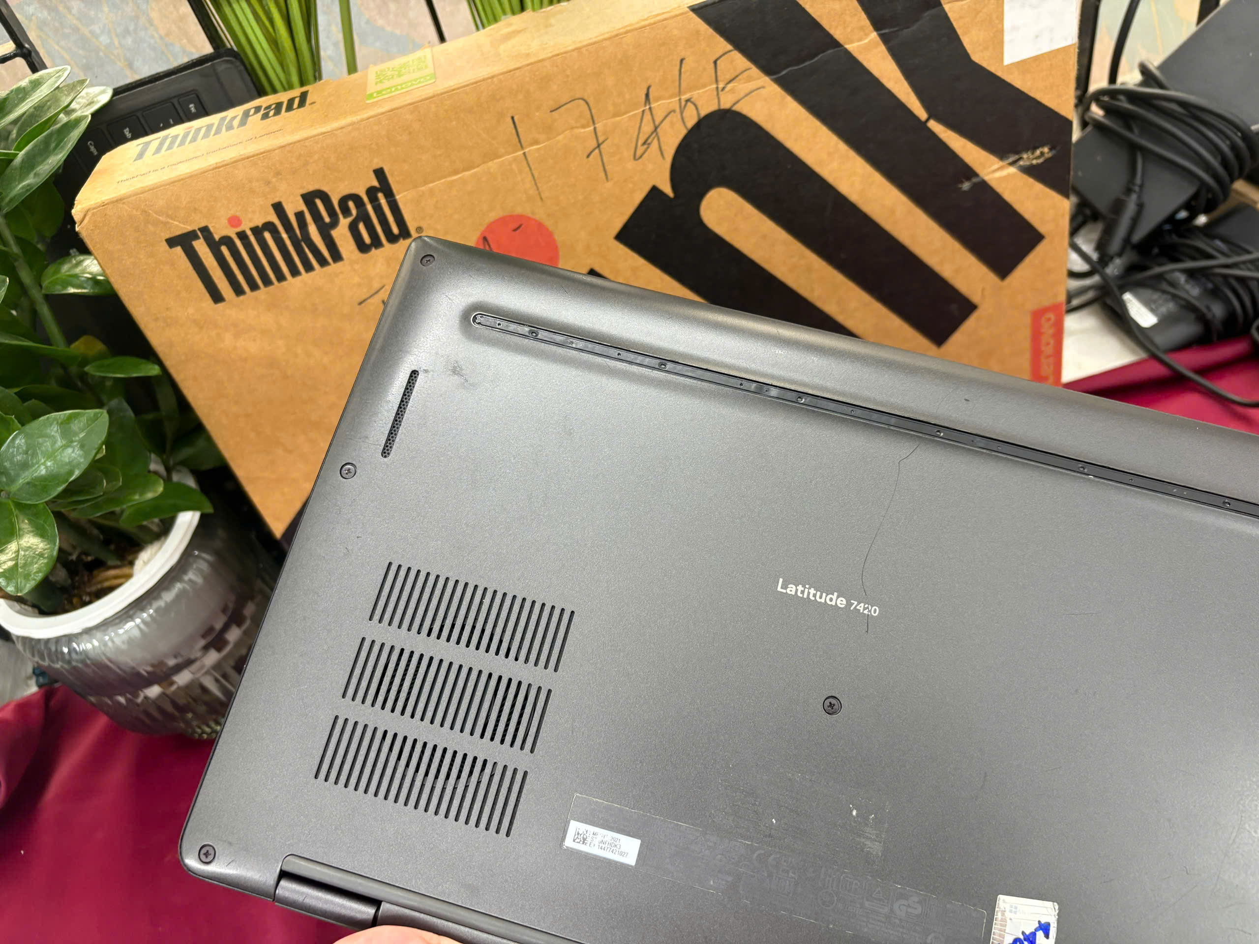 Dell Latitude 7420 có LTE