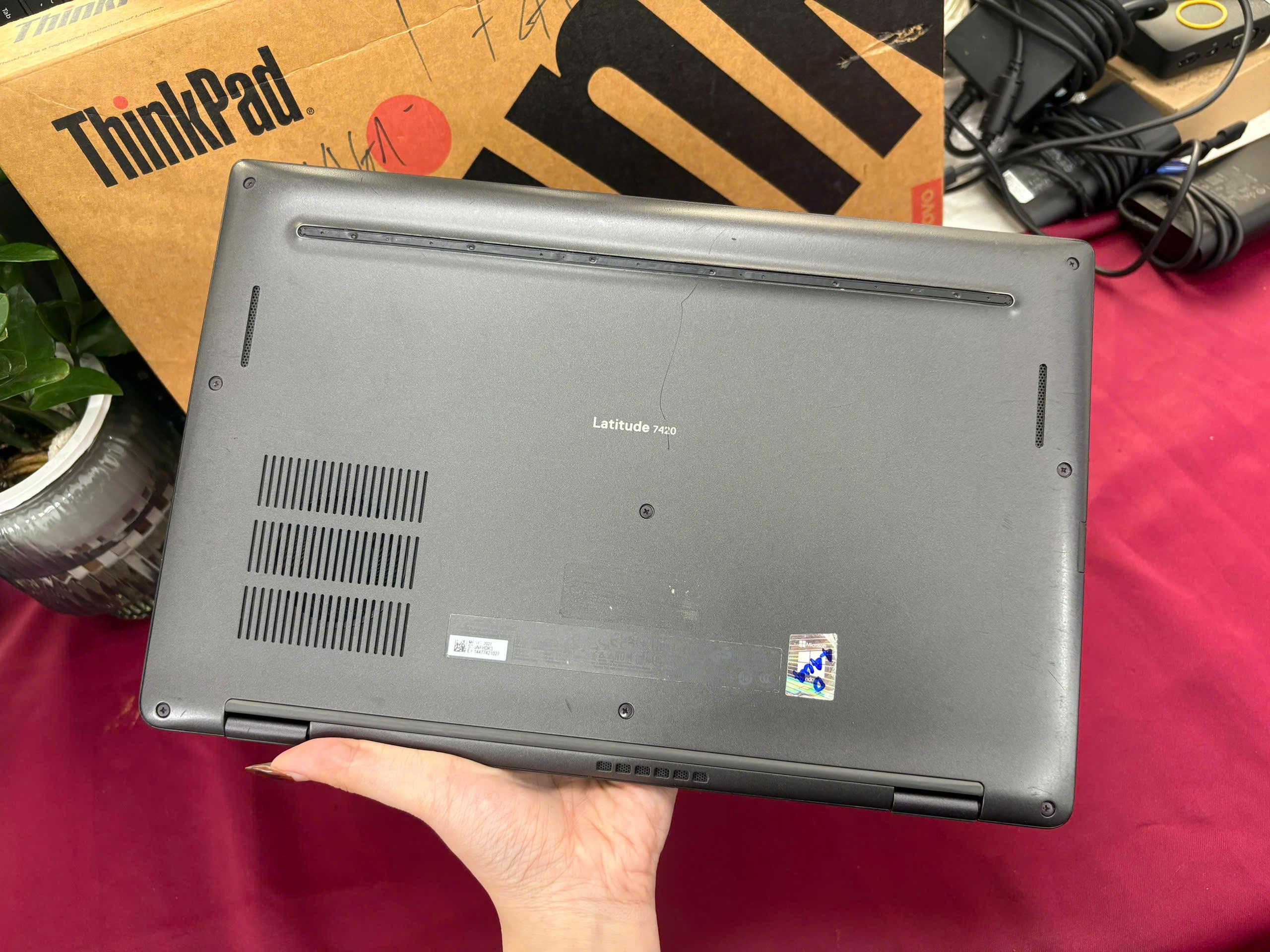 Dell Latitude 7420 có LTE