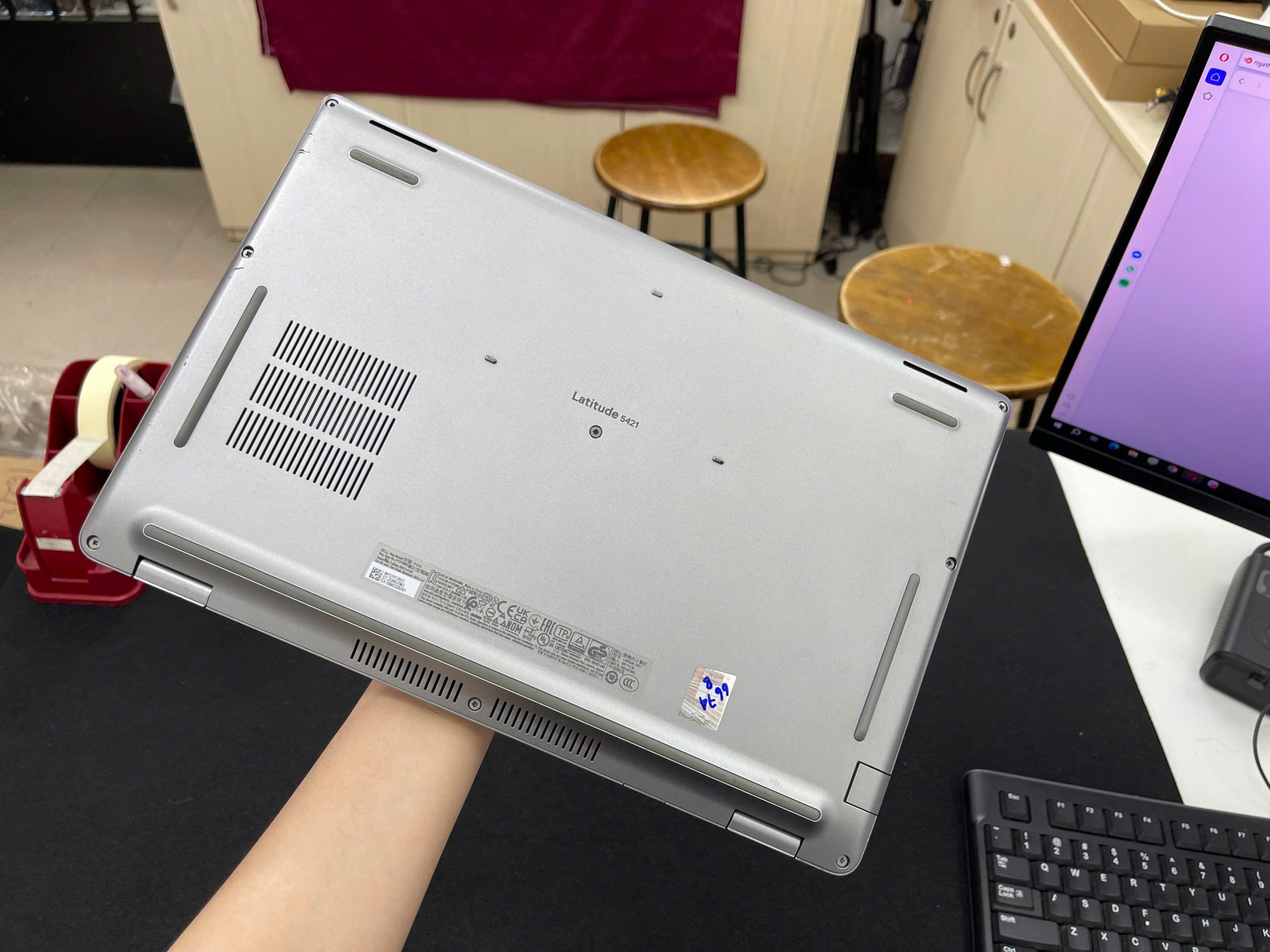 Dell Latitude 5421