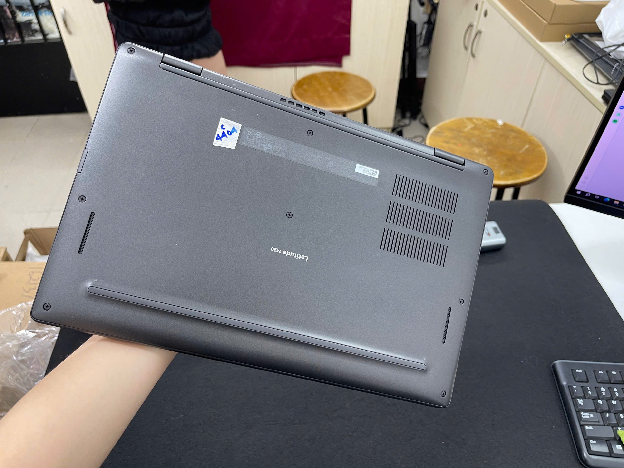 Dell Latitude 7420