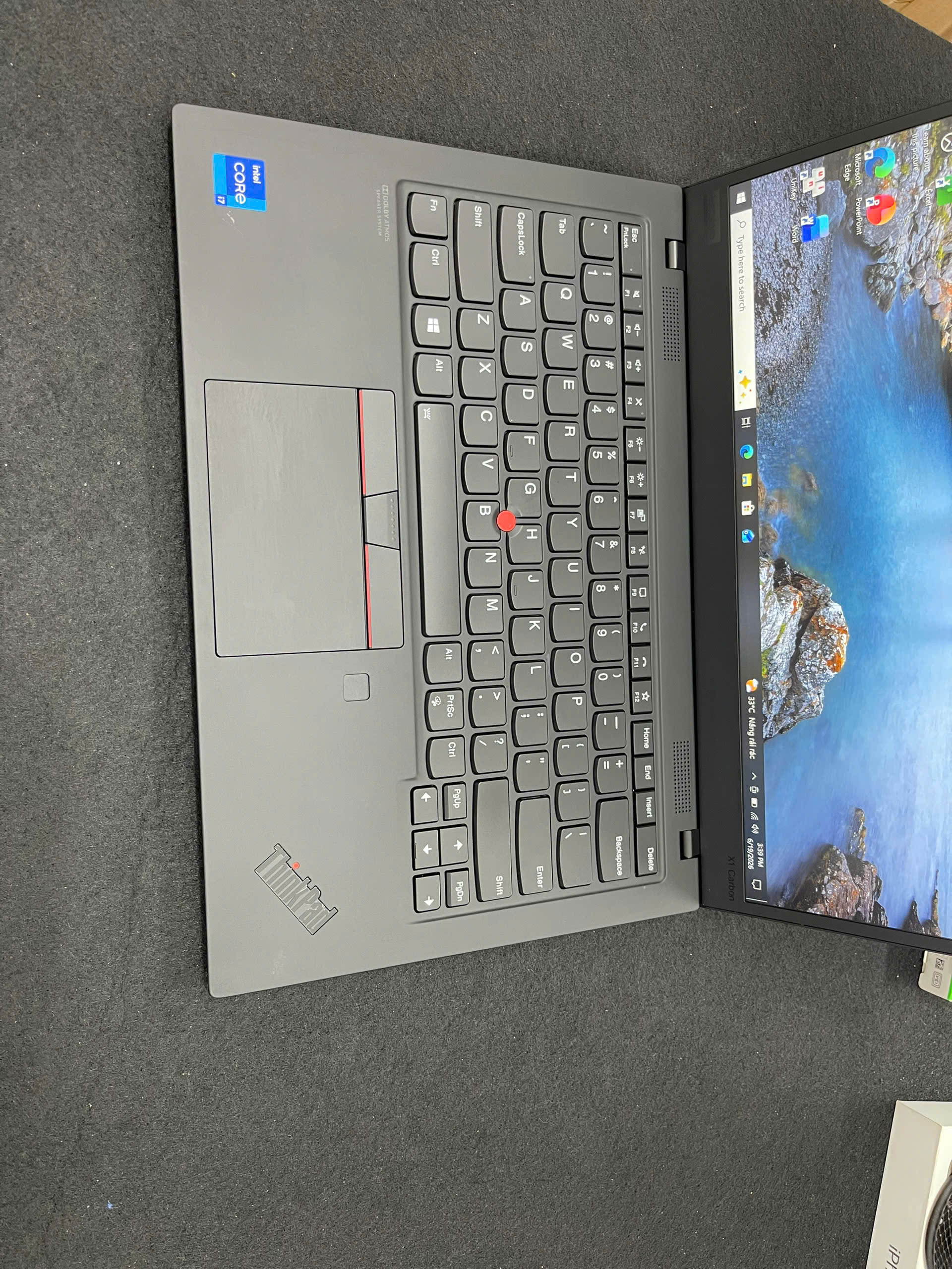 Thinkpad X1 Carbon G8