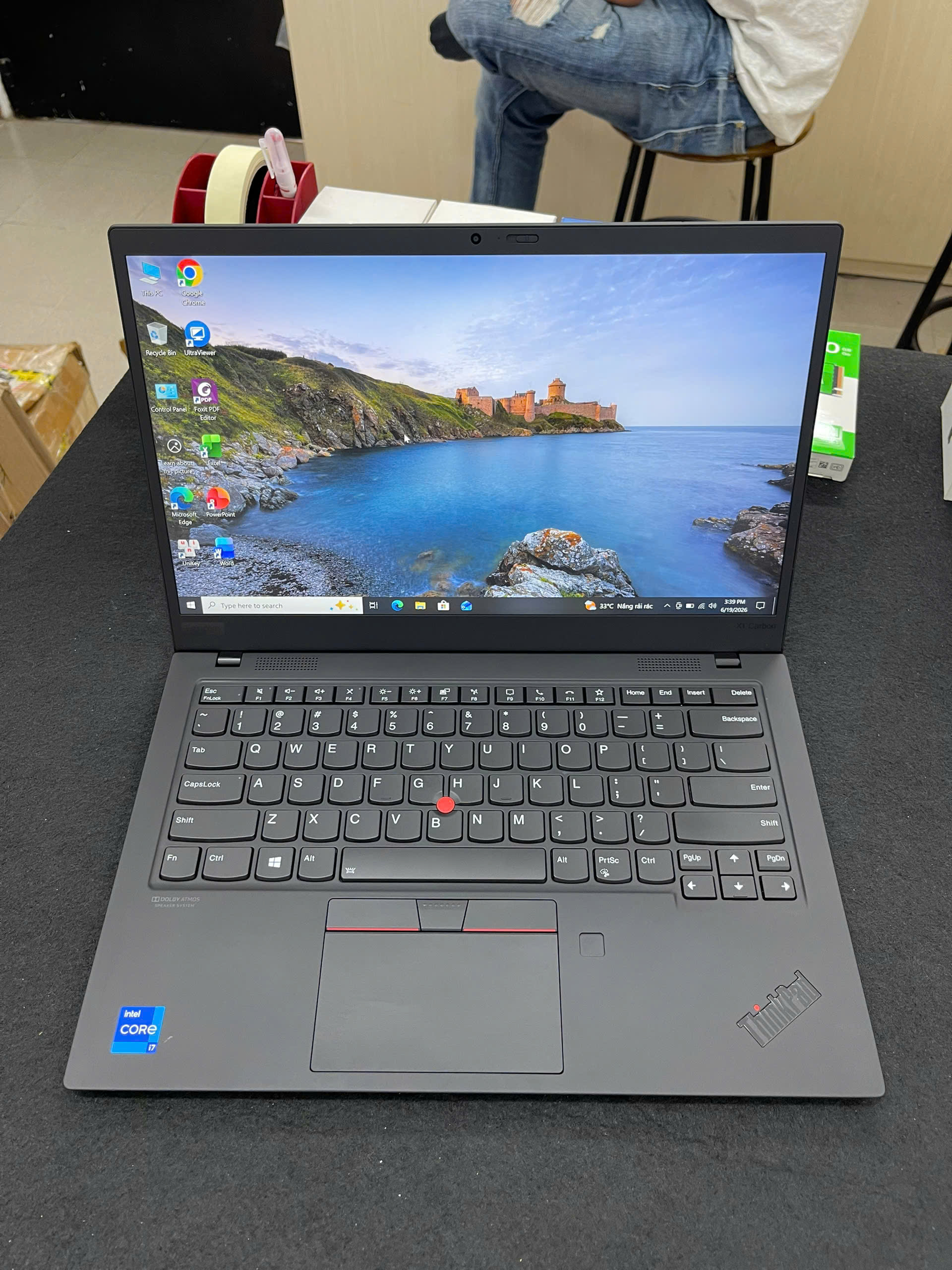 Thinkpad X1 Carbon G8