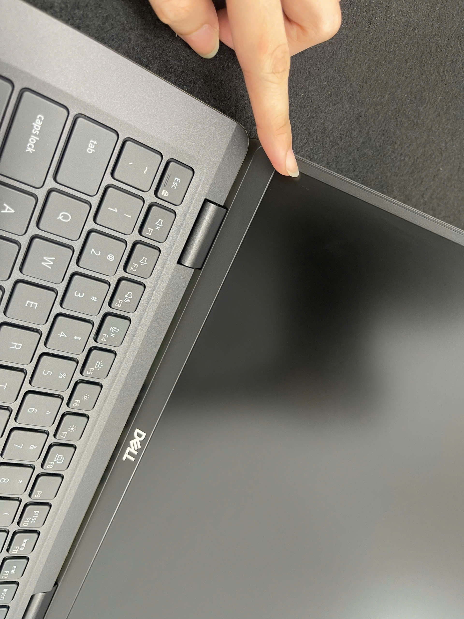 Dell Latitude 7330