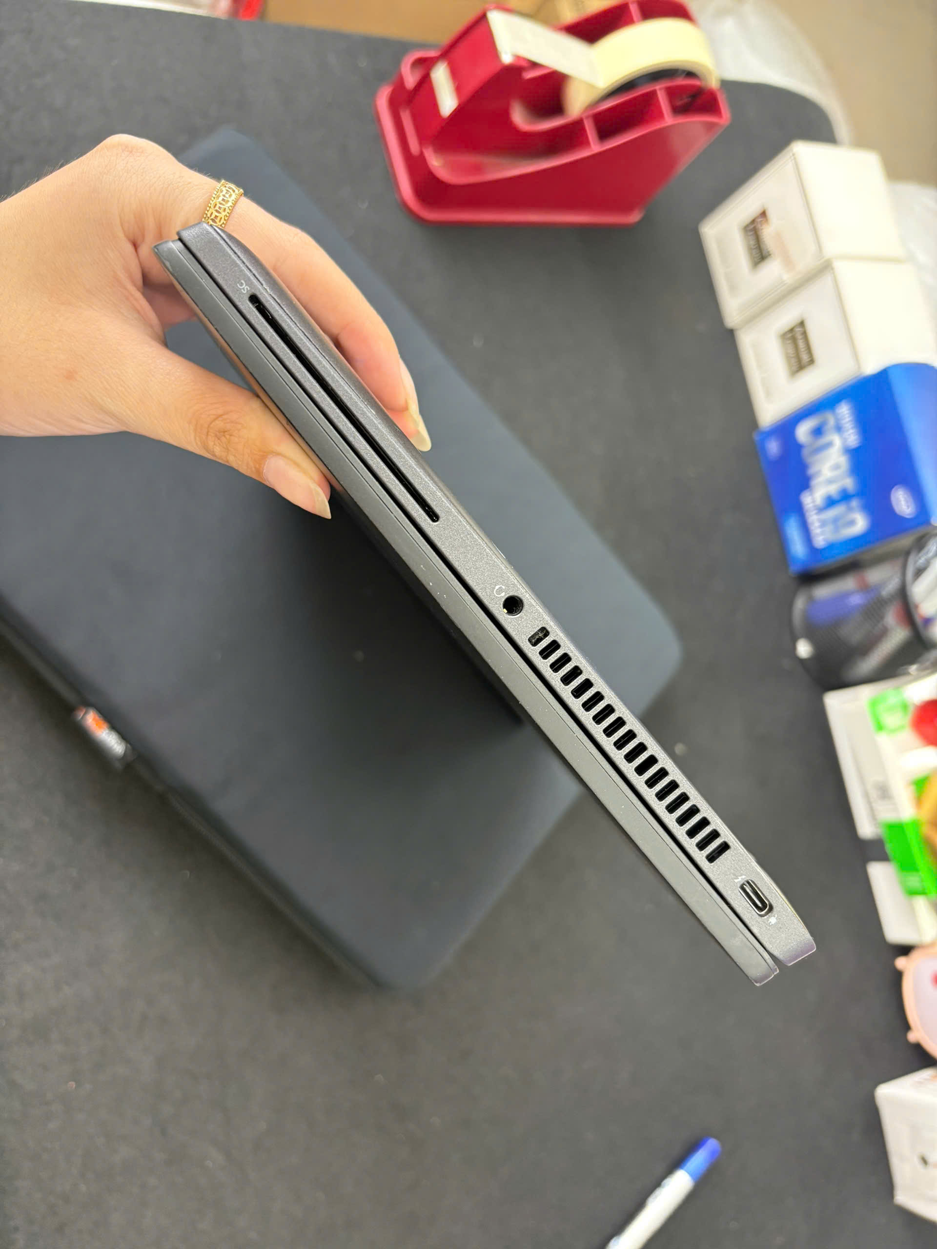 Dell Latitude 7330