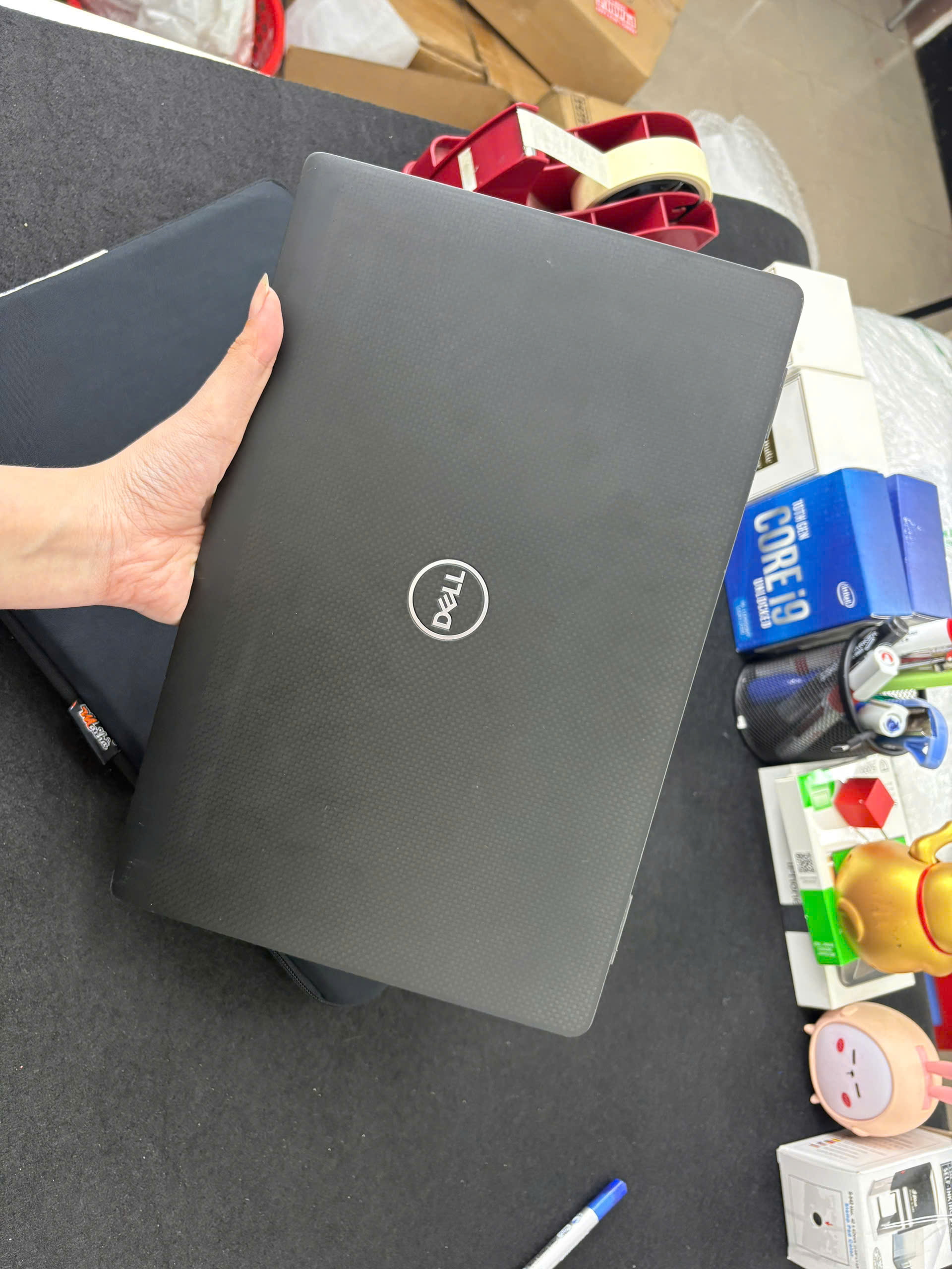 Dell Latitude 7330