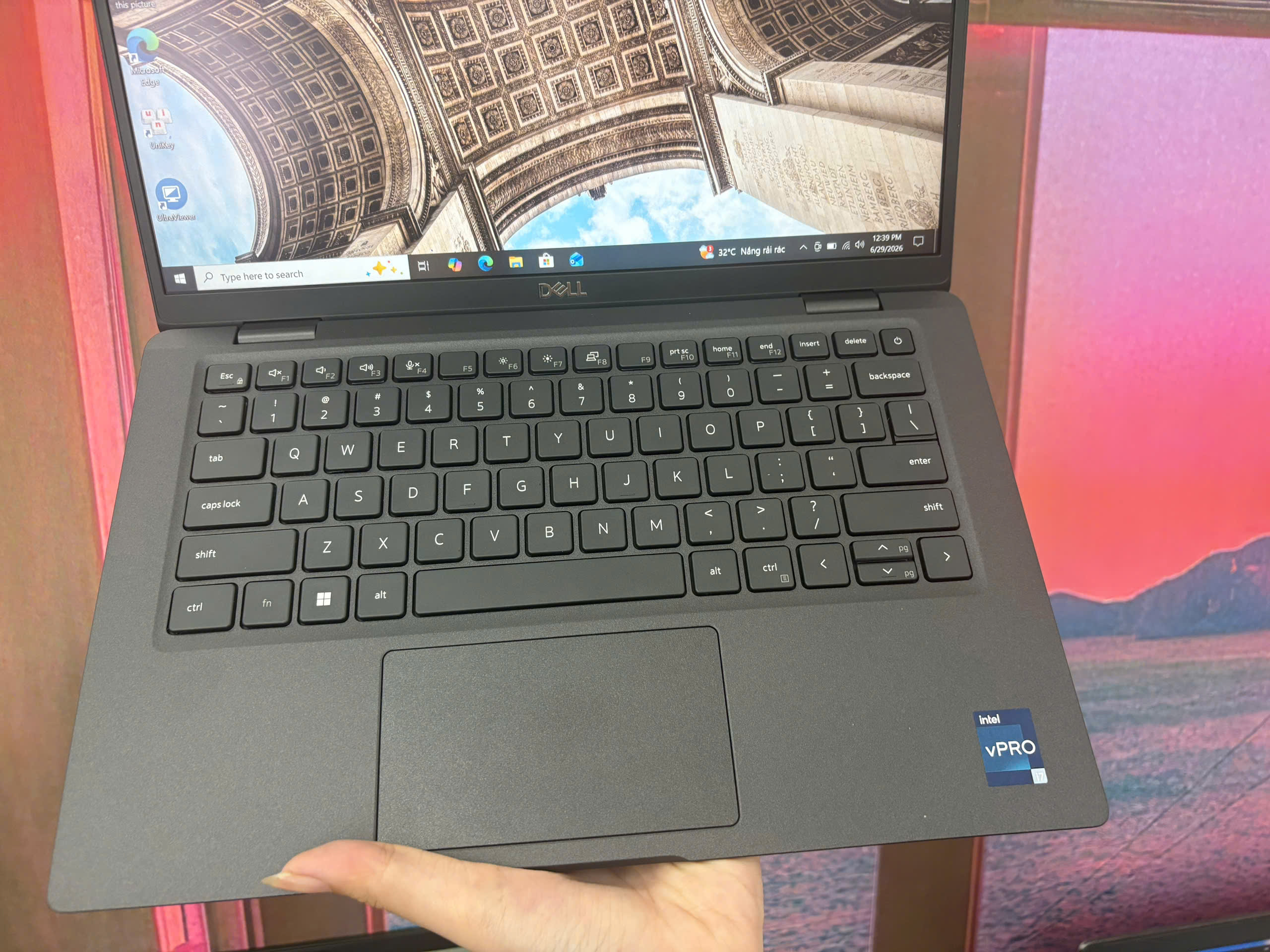 Dell Latitude 7330
