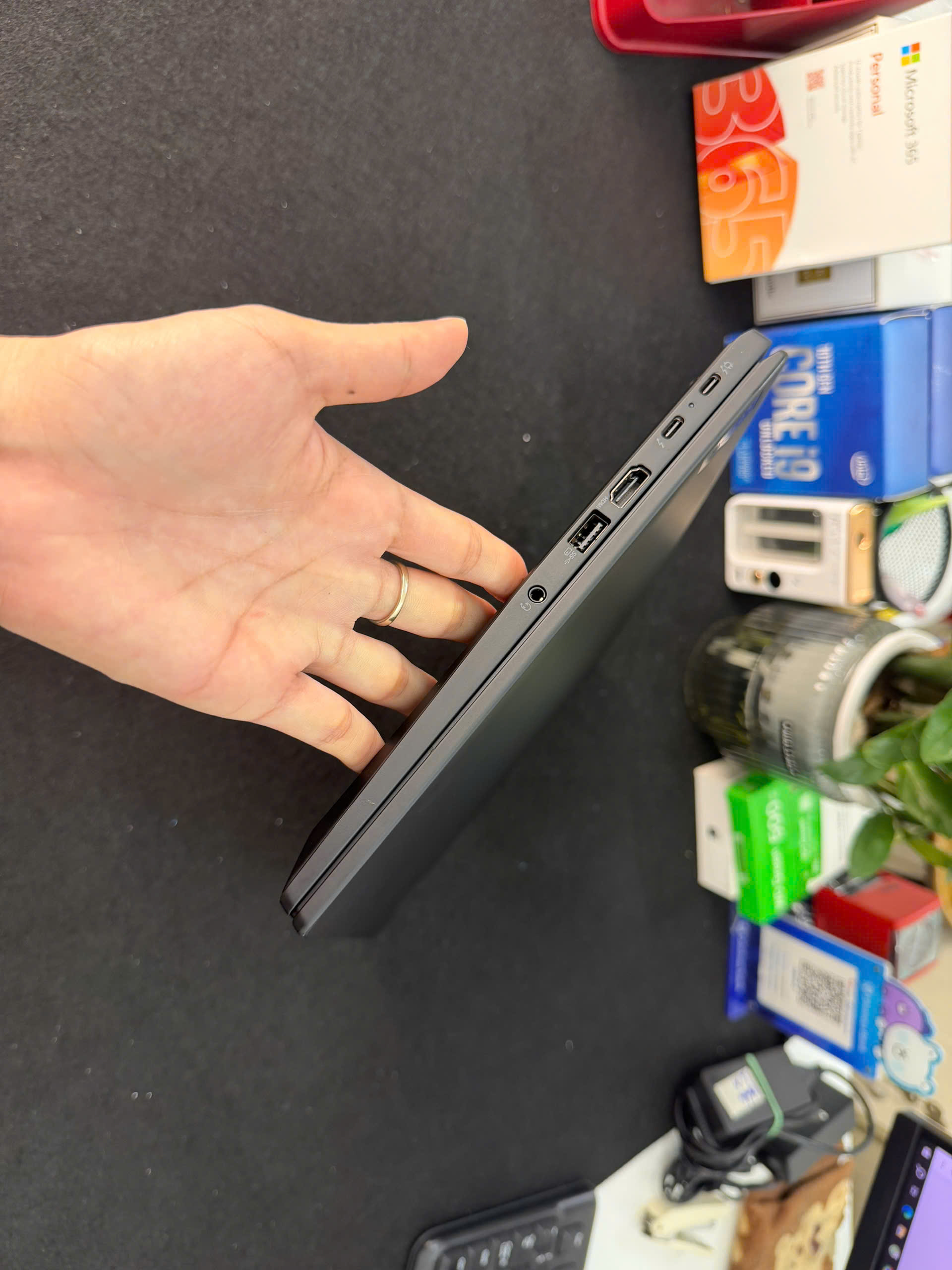 Thinkpad T14s G4 - Ảnh 9