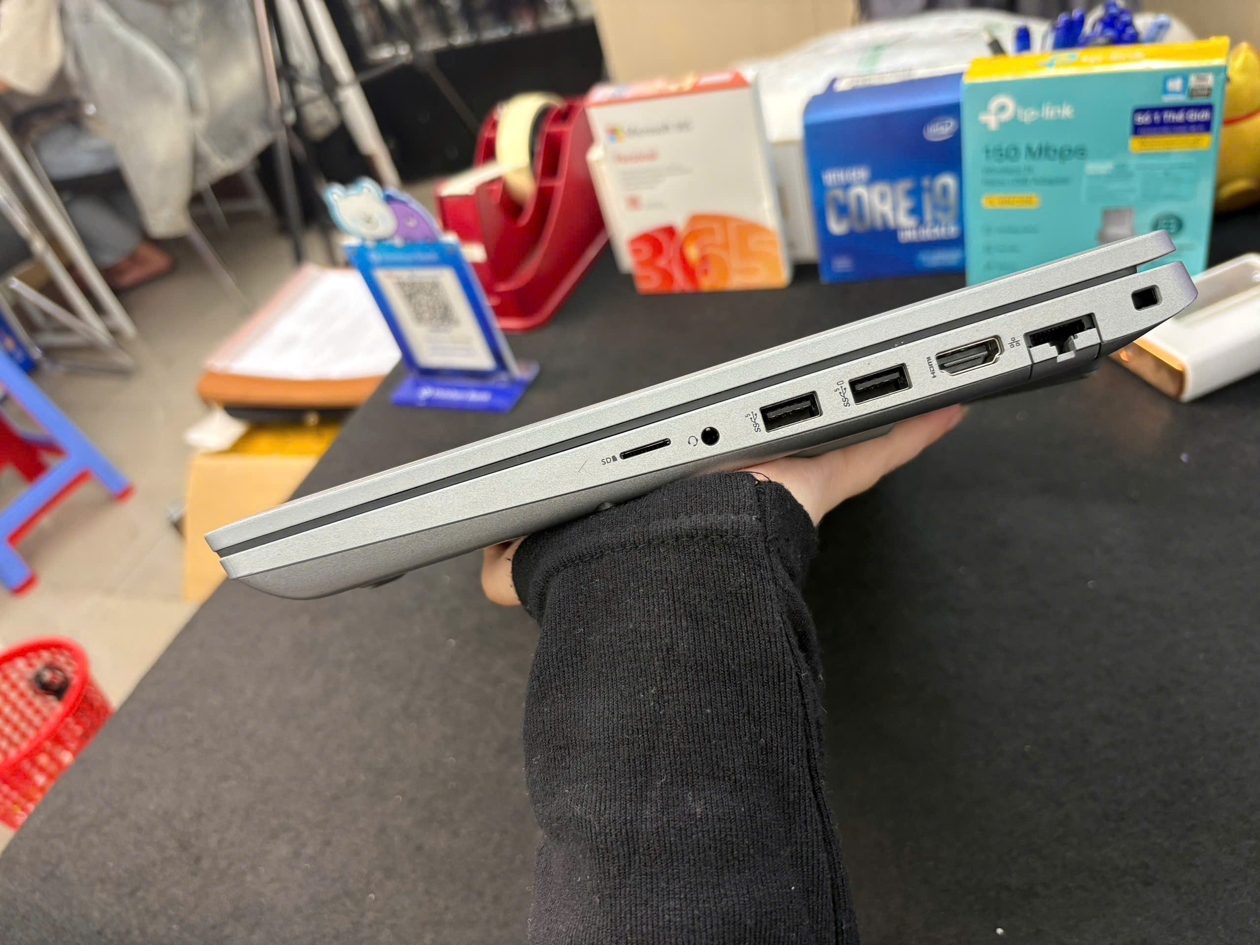 Dell Precision 3571 - Ảnh 8