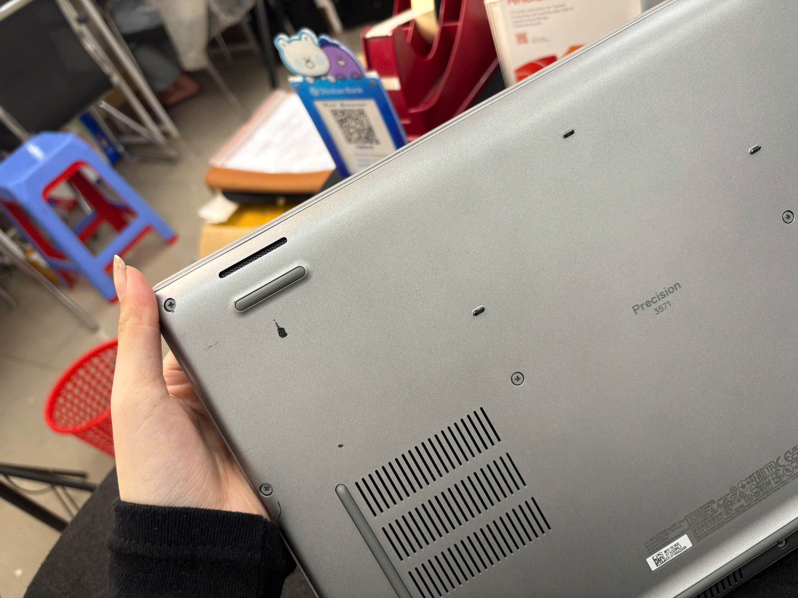 Dell Precision 3571 - Ảnh 11
