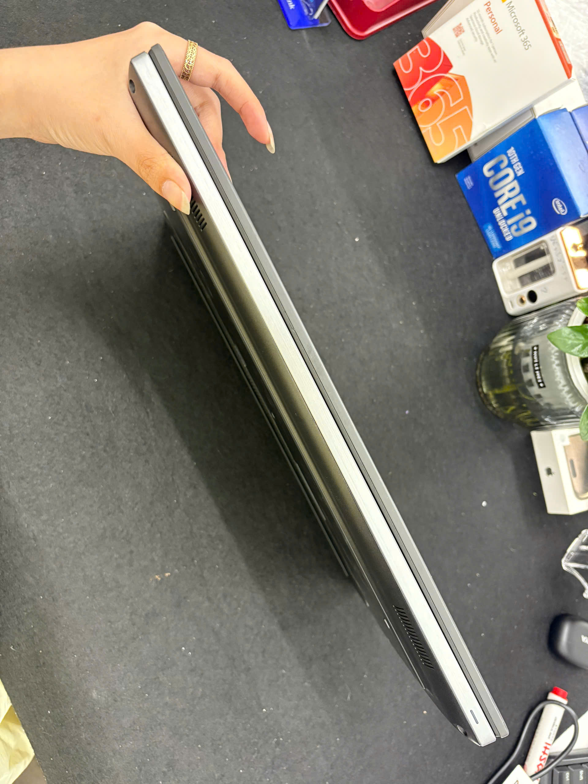 Dell Precision 7540 - Ảnh 4