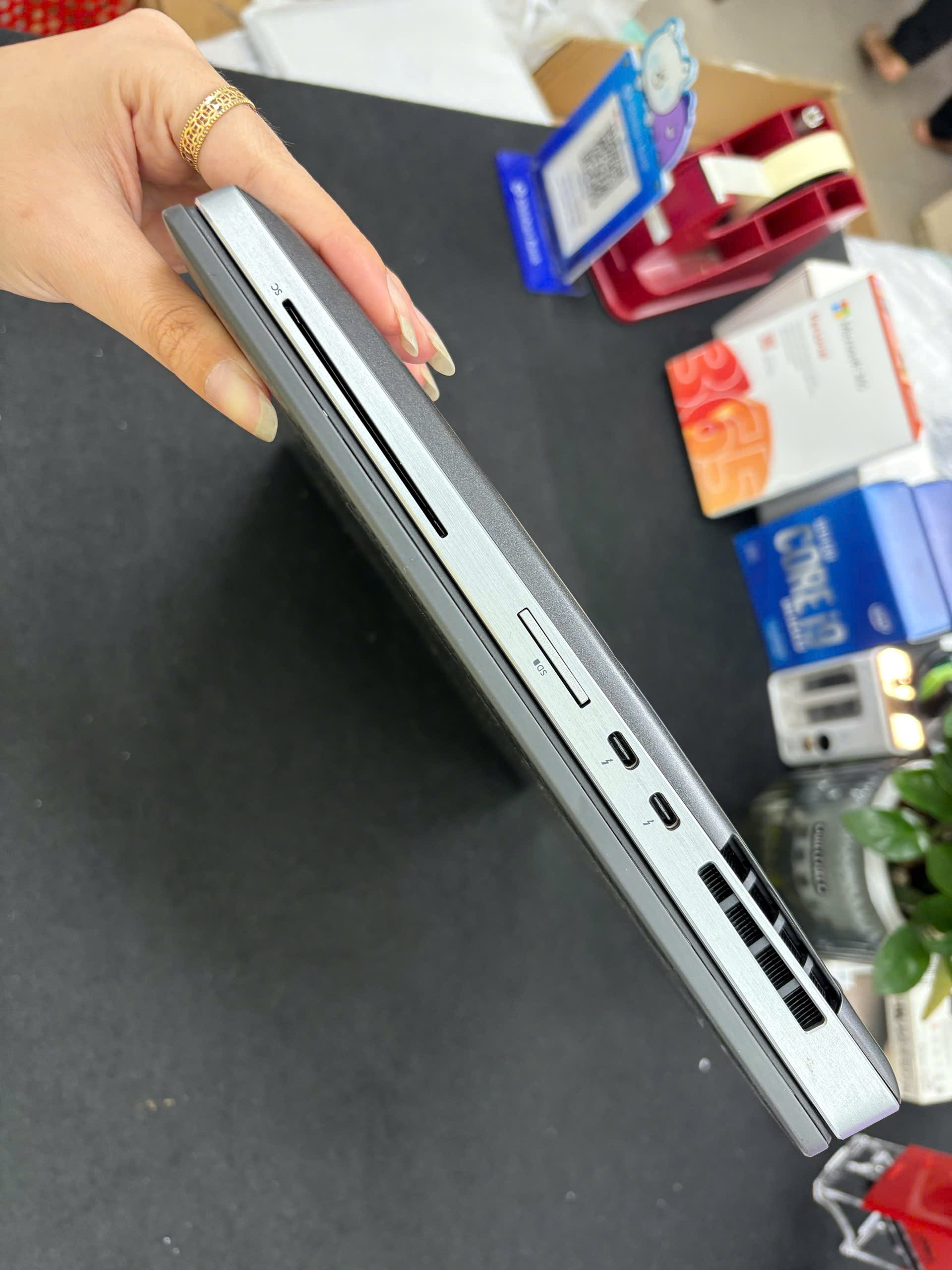 Dell Precision 7540 - Ảnh 6