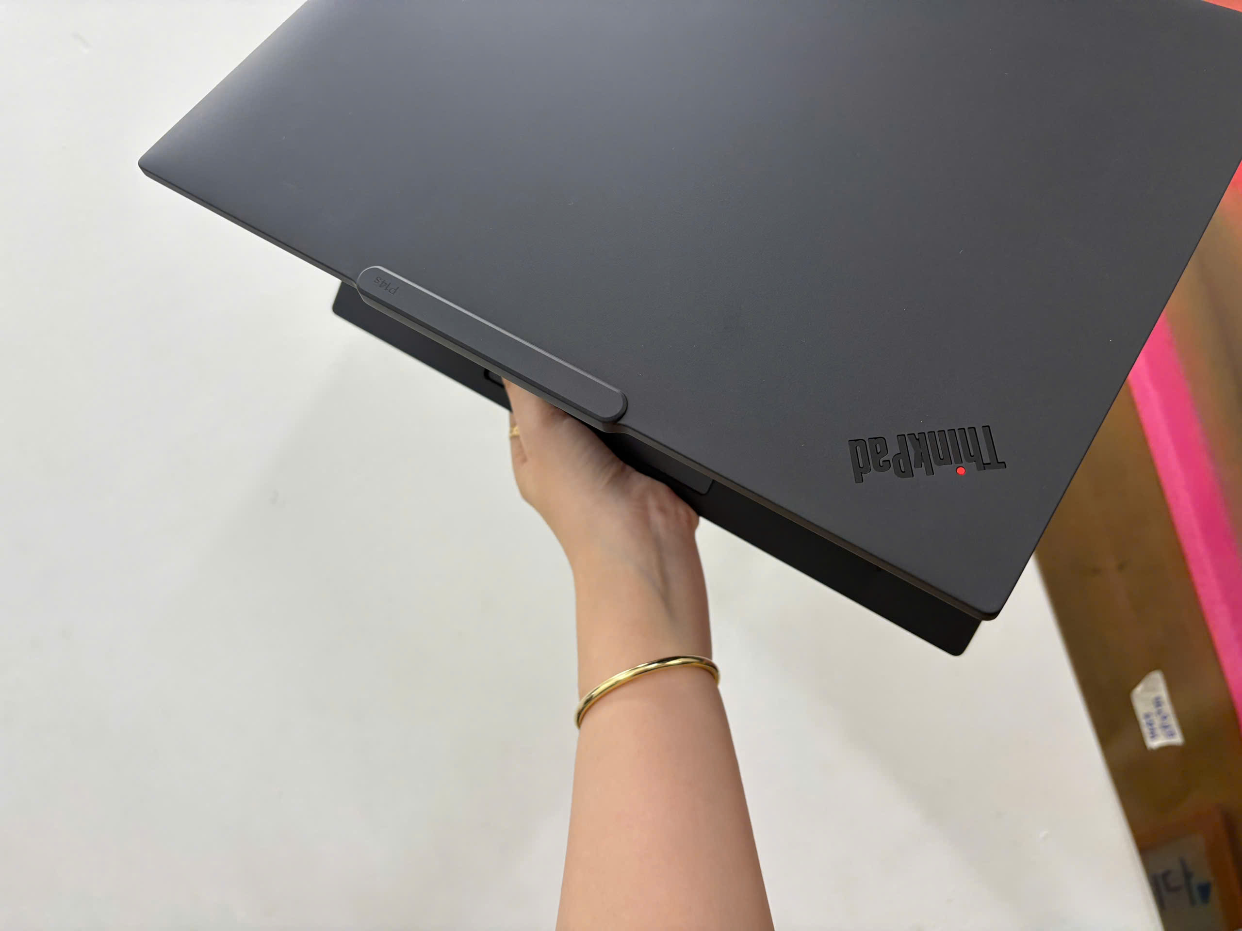 Thinhpad P14s G6 - Ảnh 2