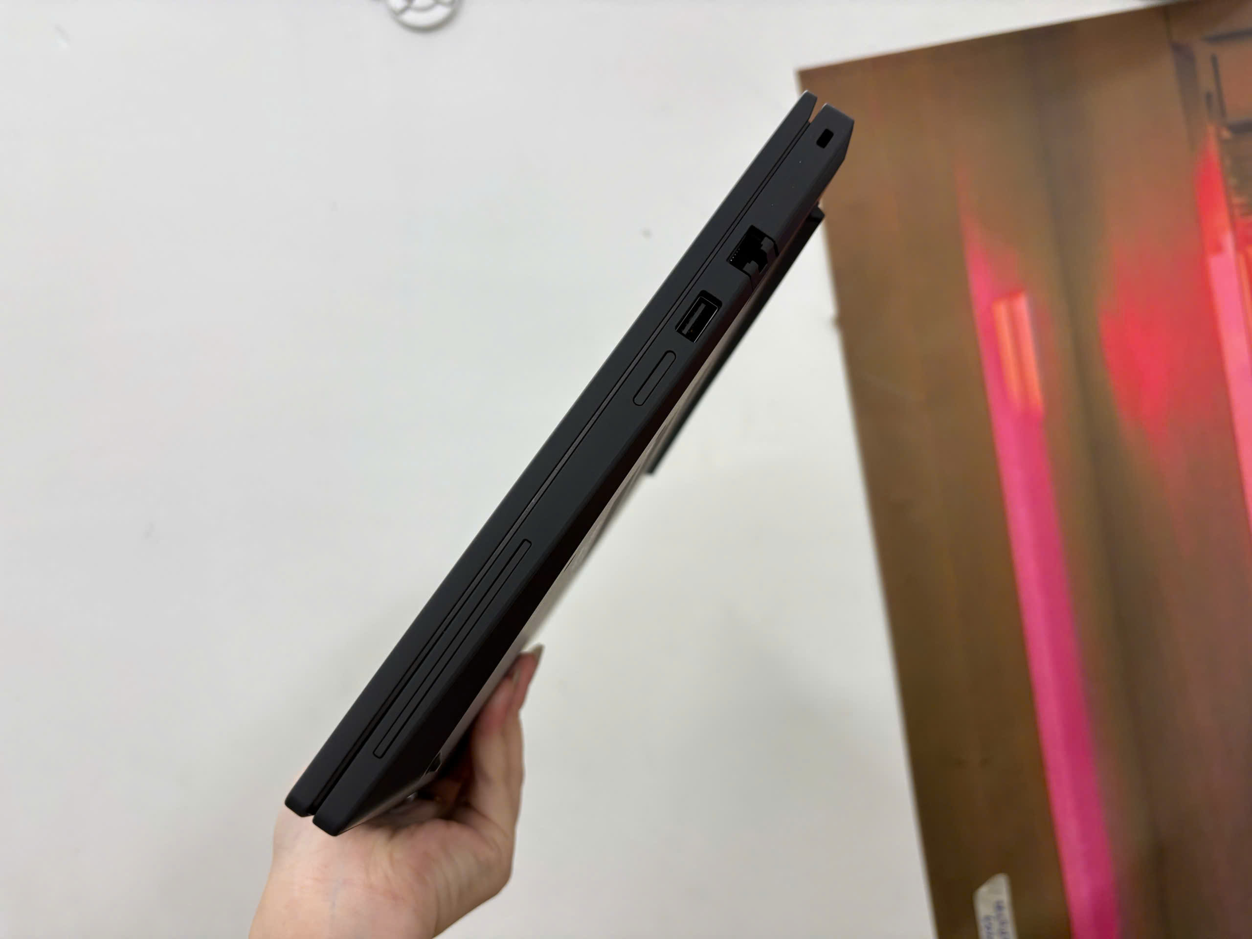 Thinhpad P14s G6 - Ảnh 9