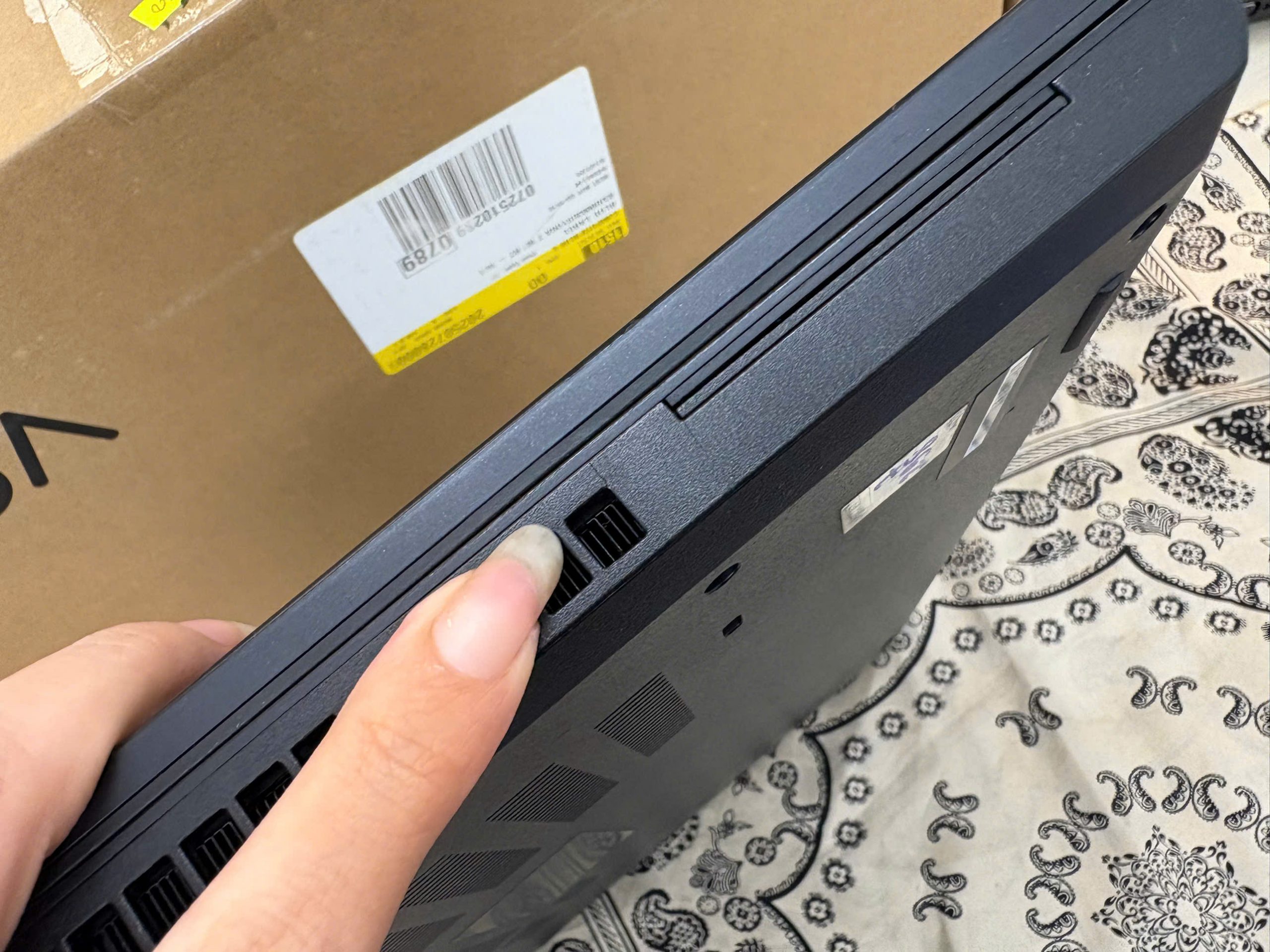 Thinkpad P15v G2 - Ảnh 4