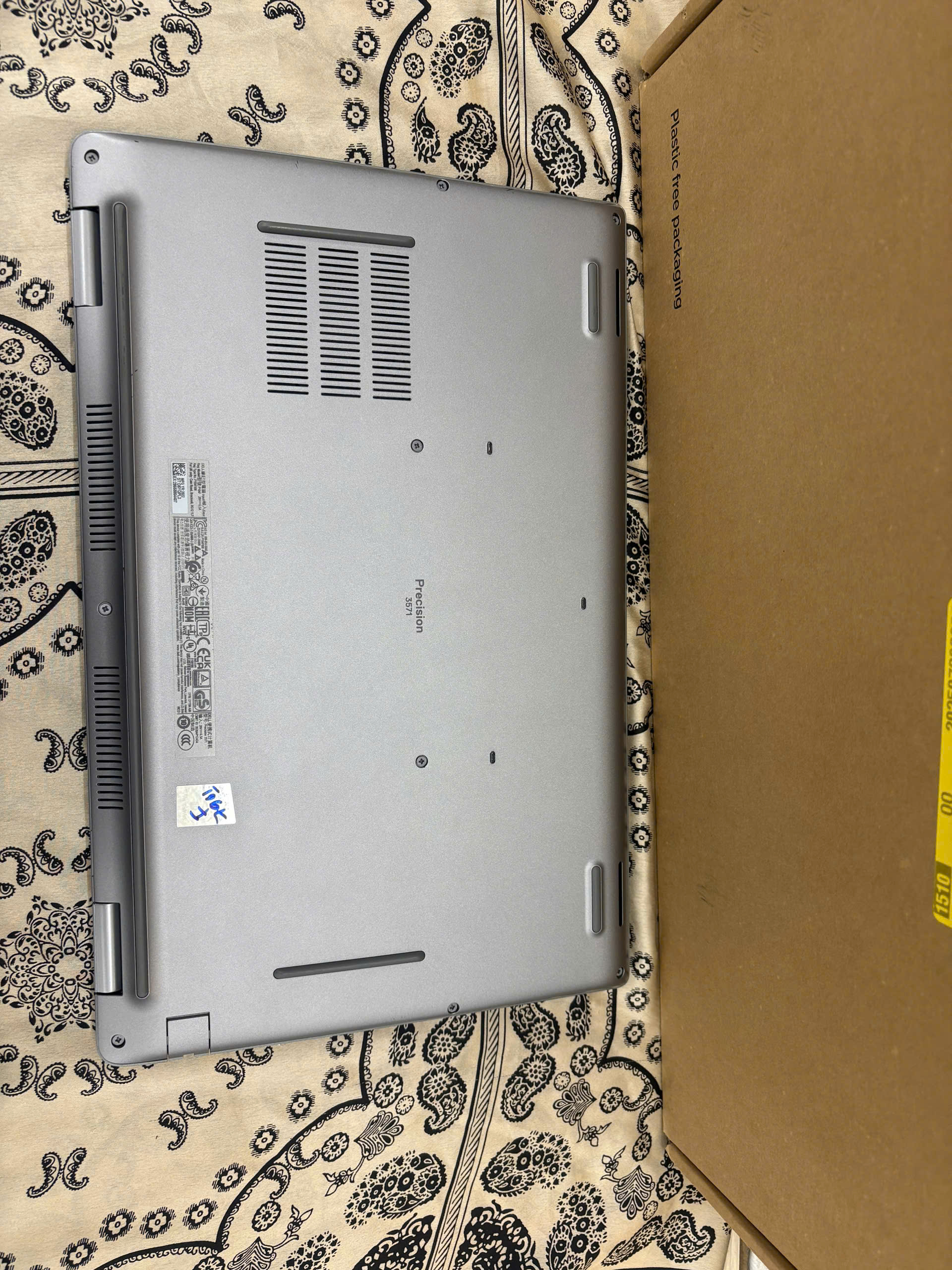 Dell Precision 3571 - Ảnh 11