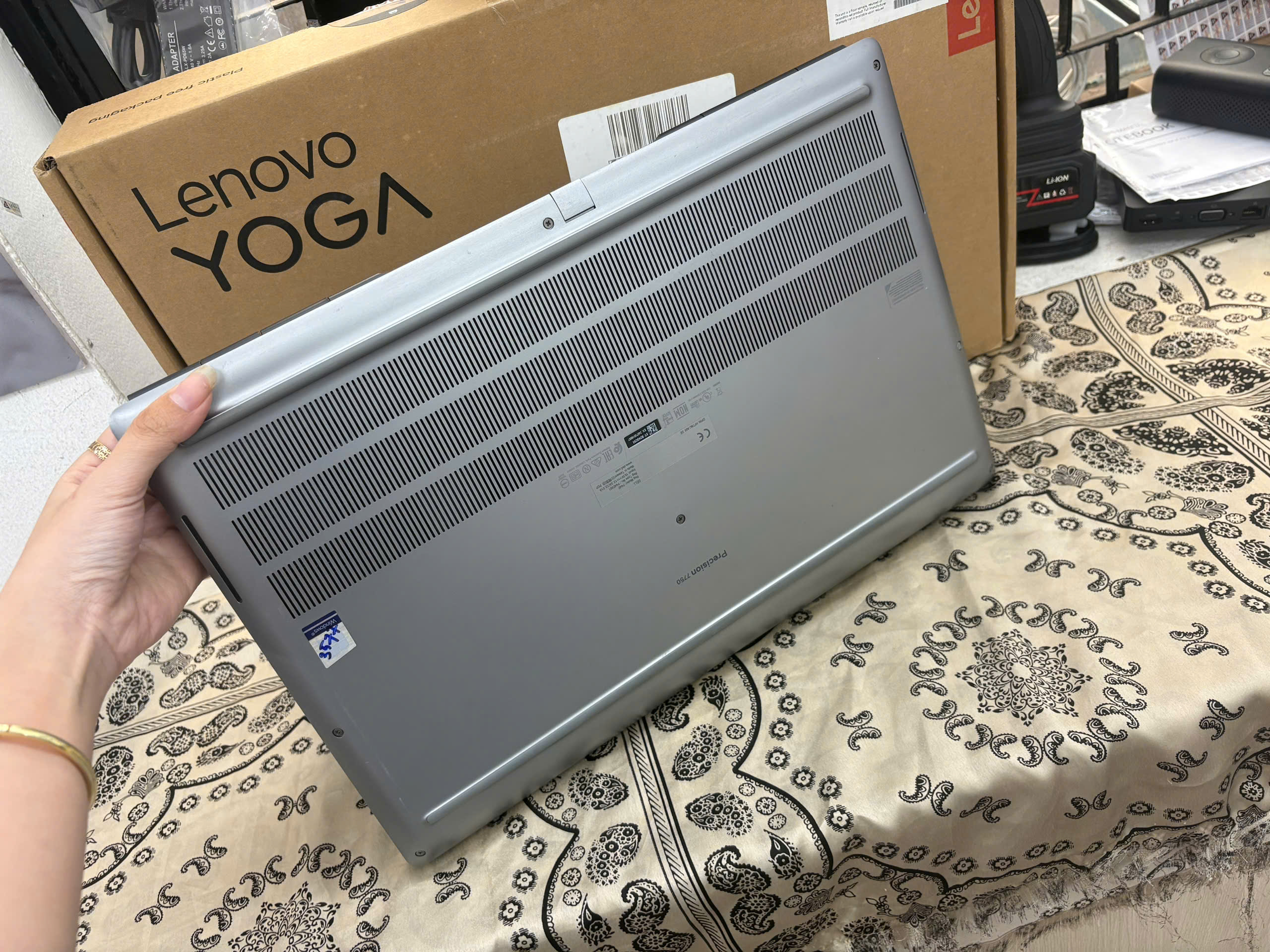 Dell Precision 7750 - Ảnh 2