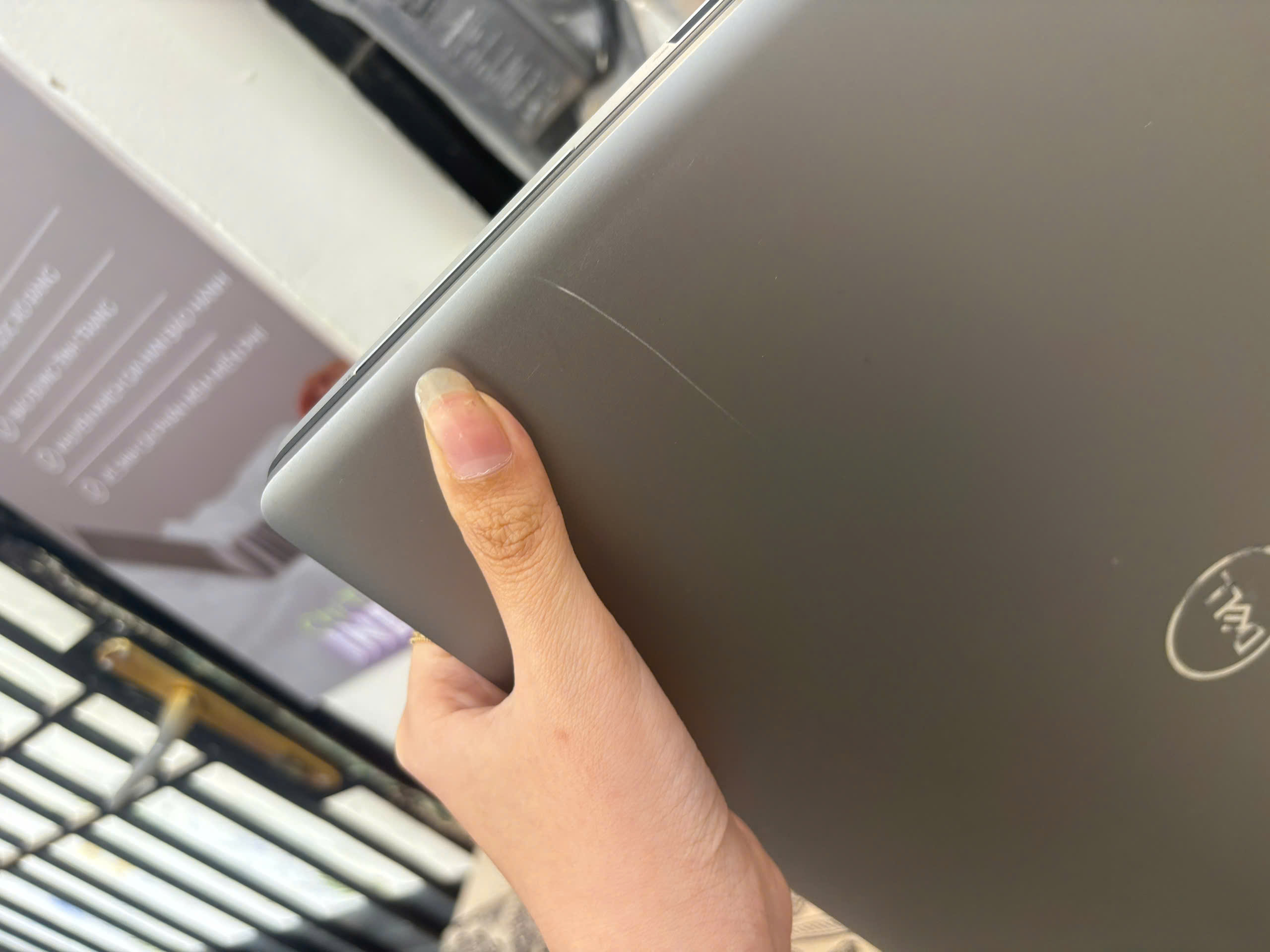 Dell Precision 7750 - Ảnh 3