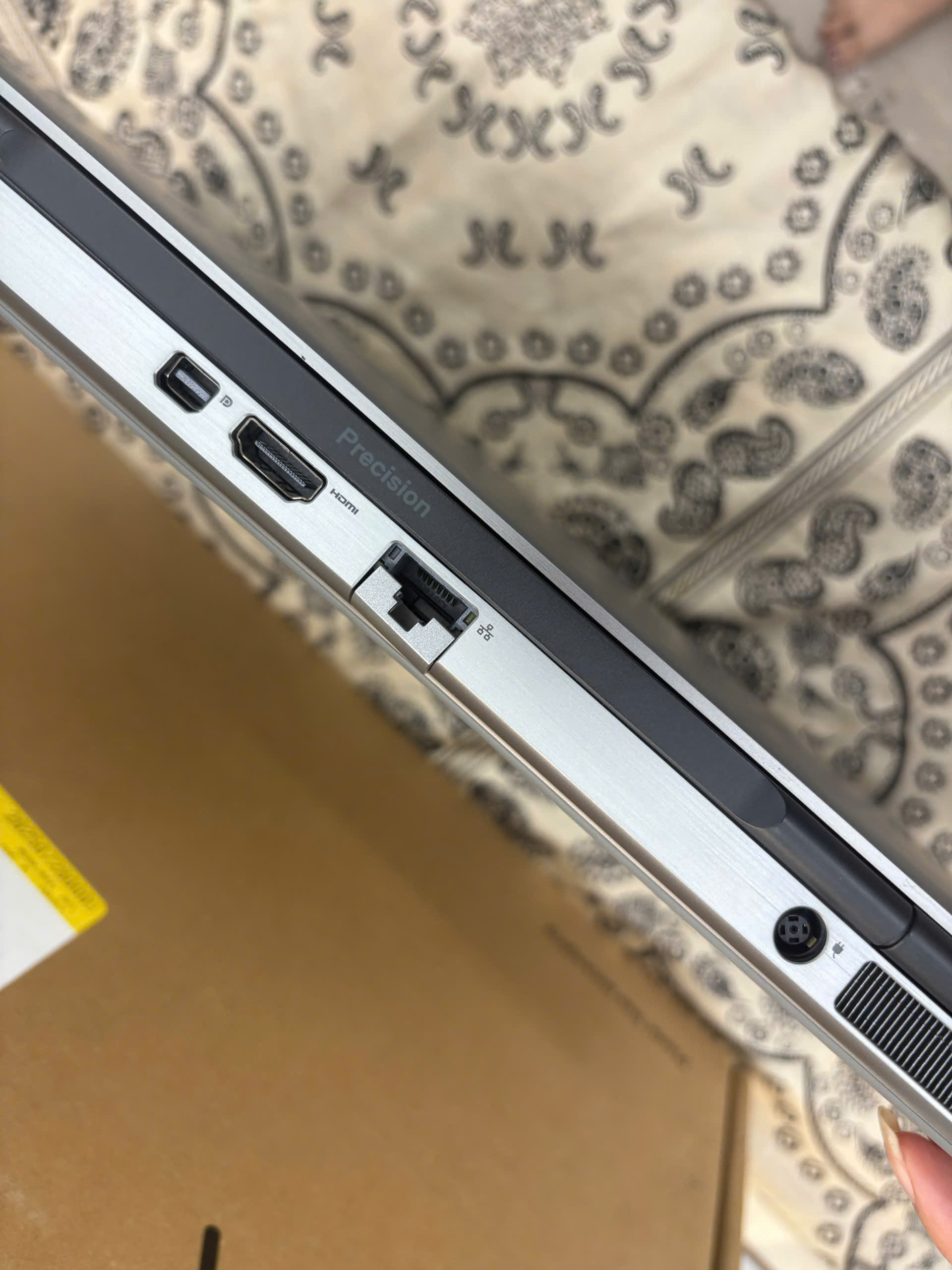 Dell Precision 7750 - Ảnh 9