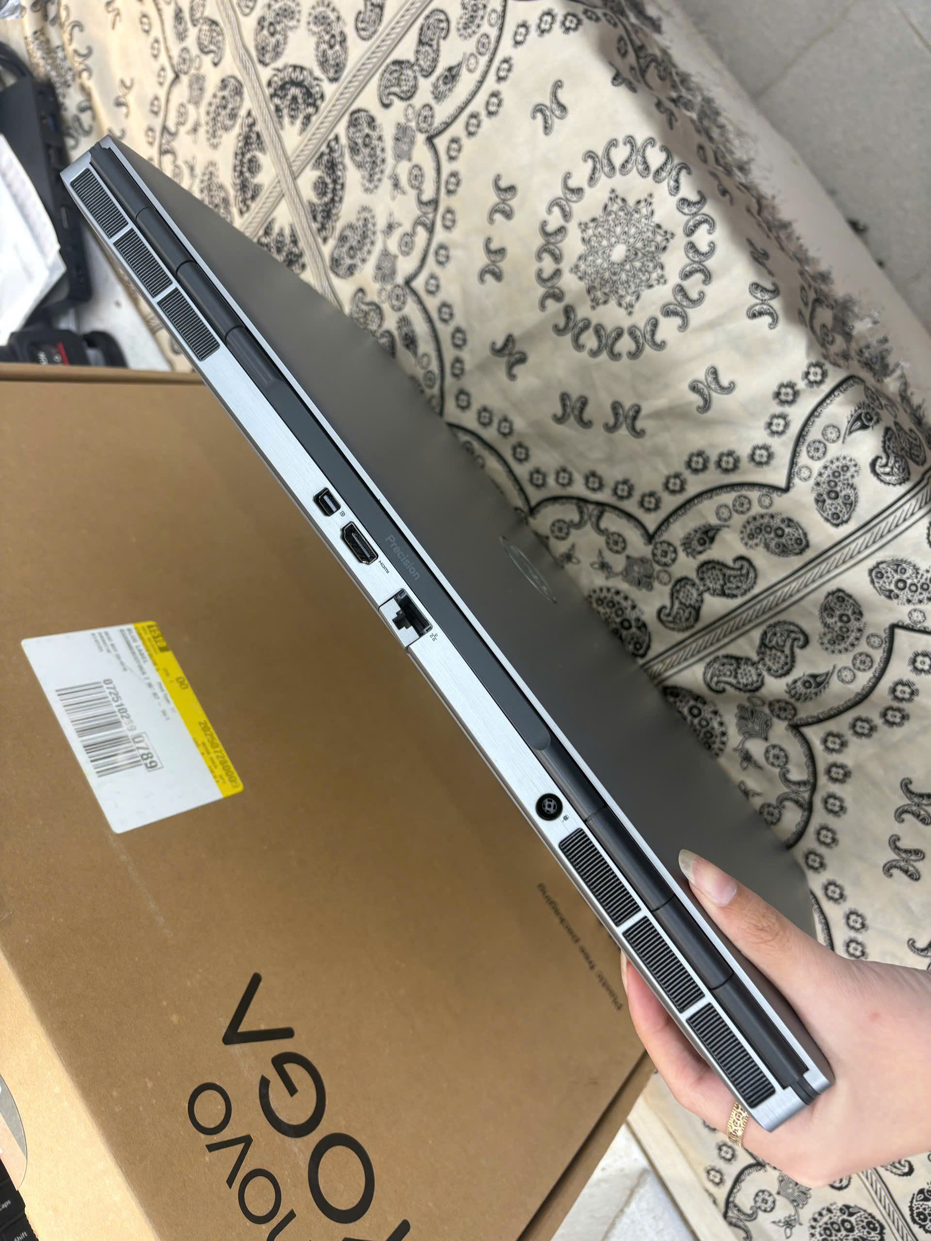 Dell Precision 7750 - Ảnh 10