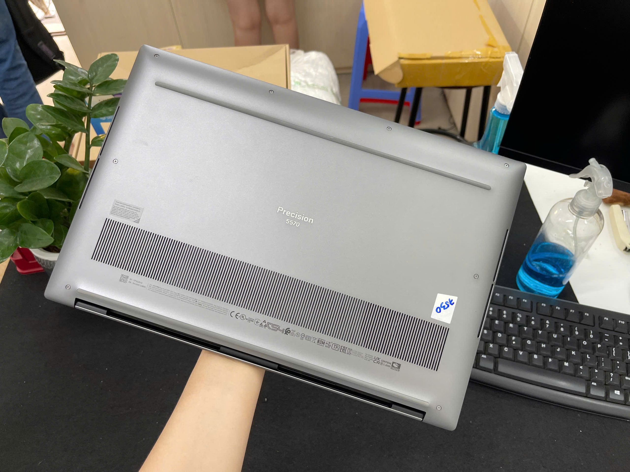 Dell Precision 5570 - Ảnh 10
