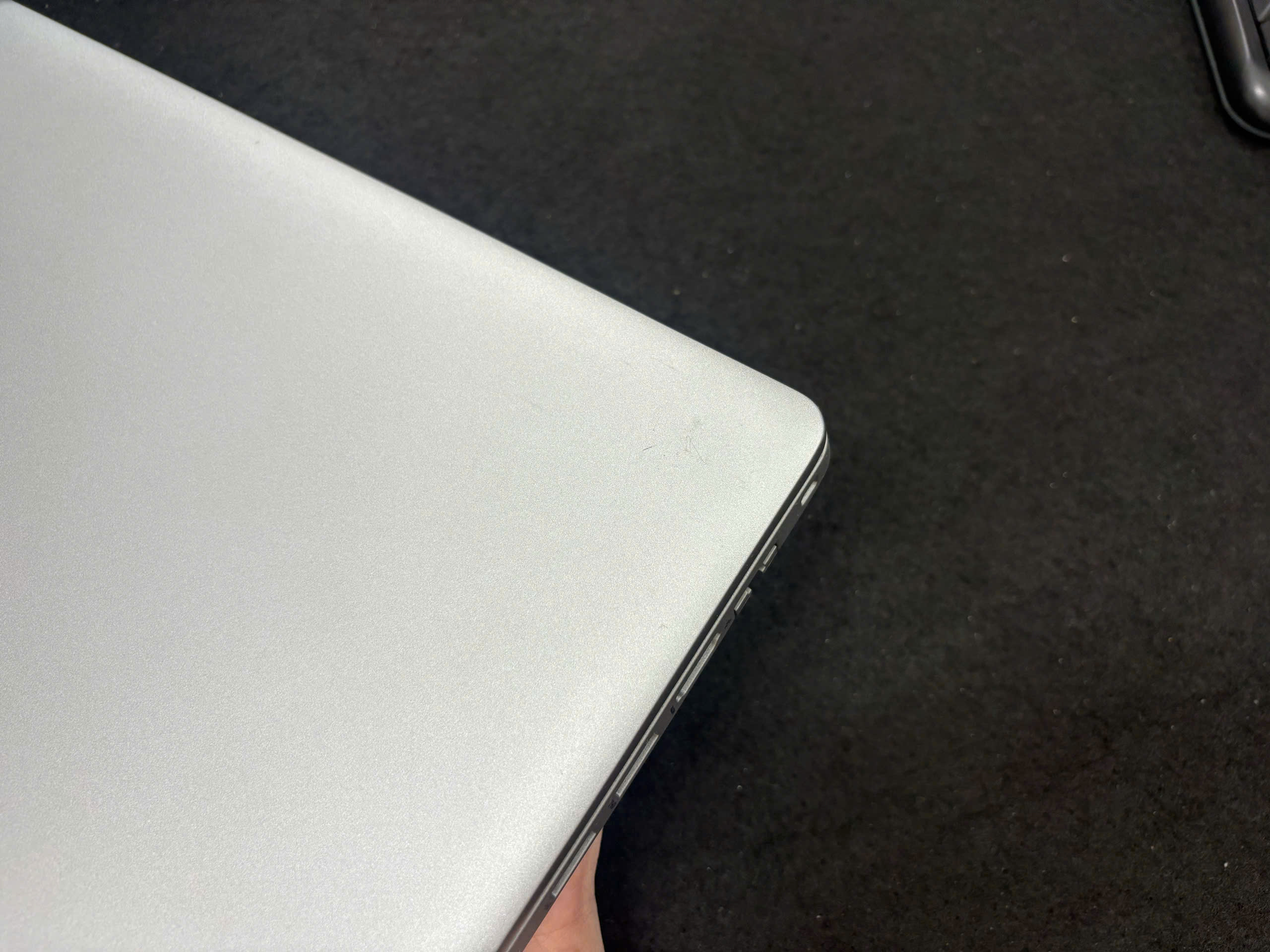 Dell Precision 3560 - Ảnh 10