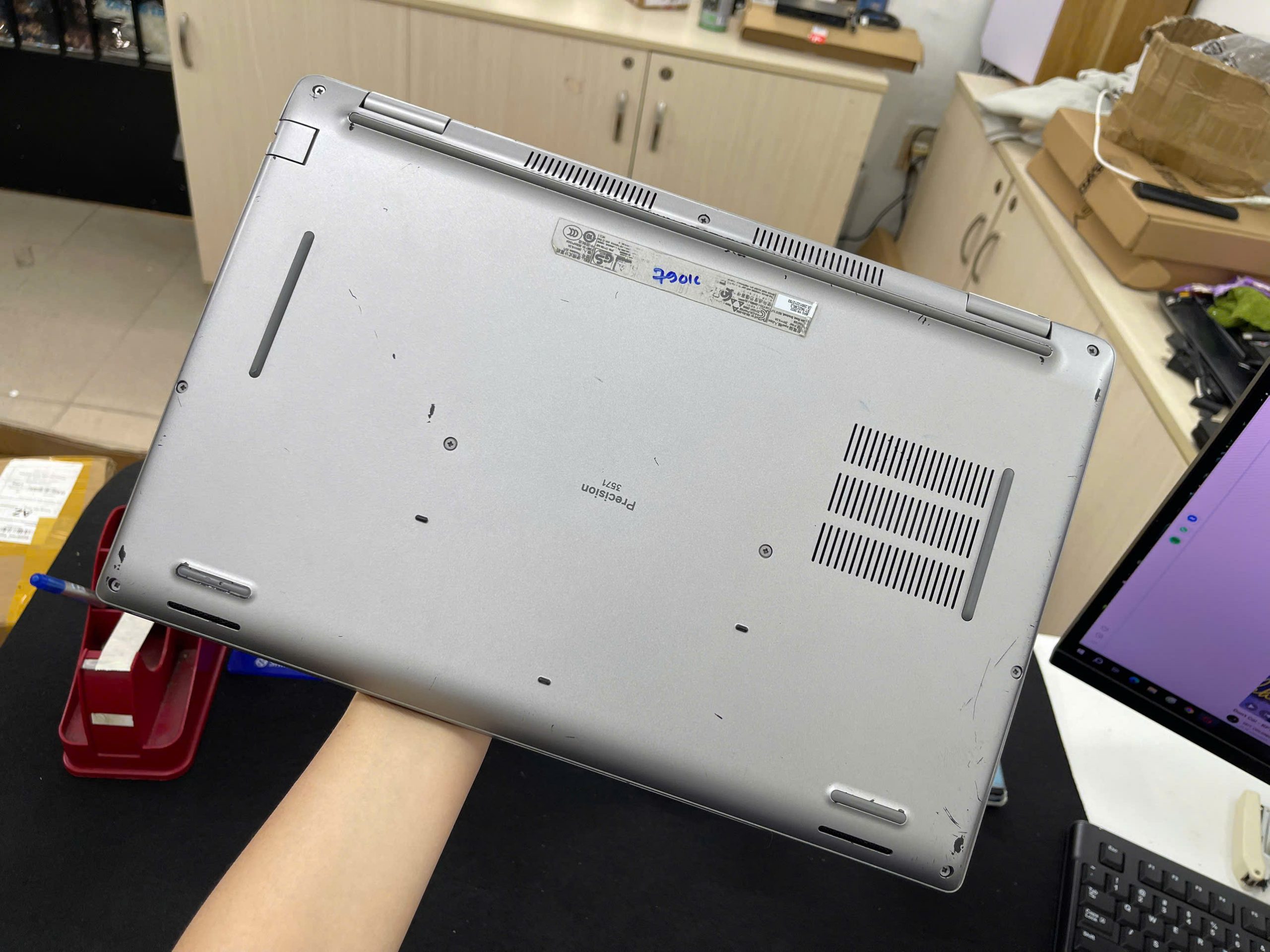 Dell Precision 3571 - Ảnh 11