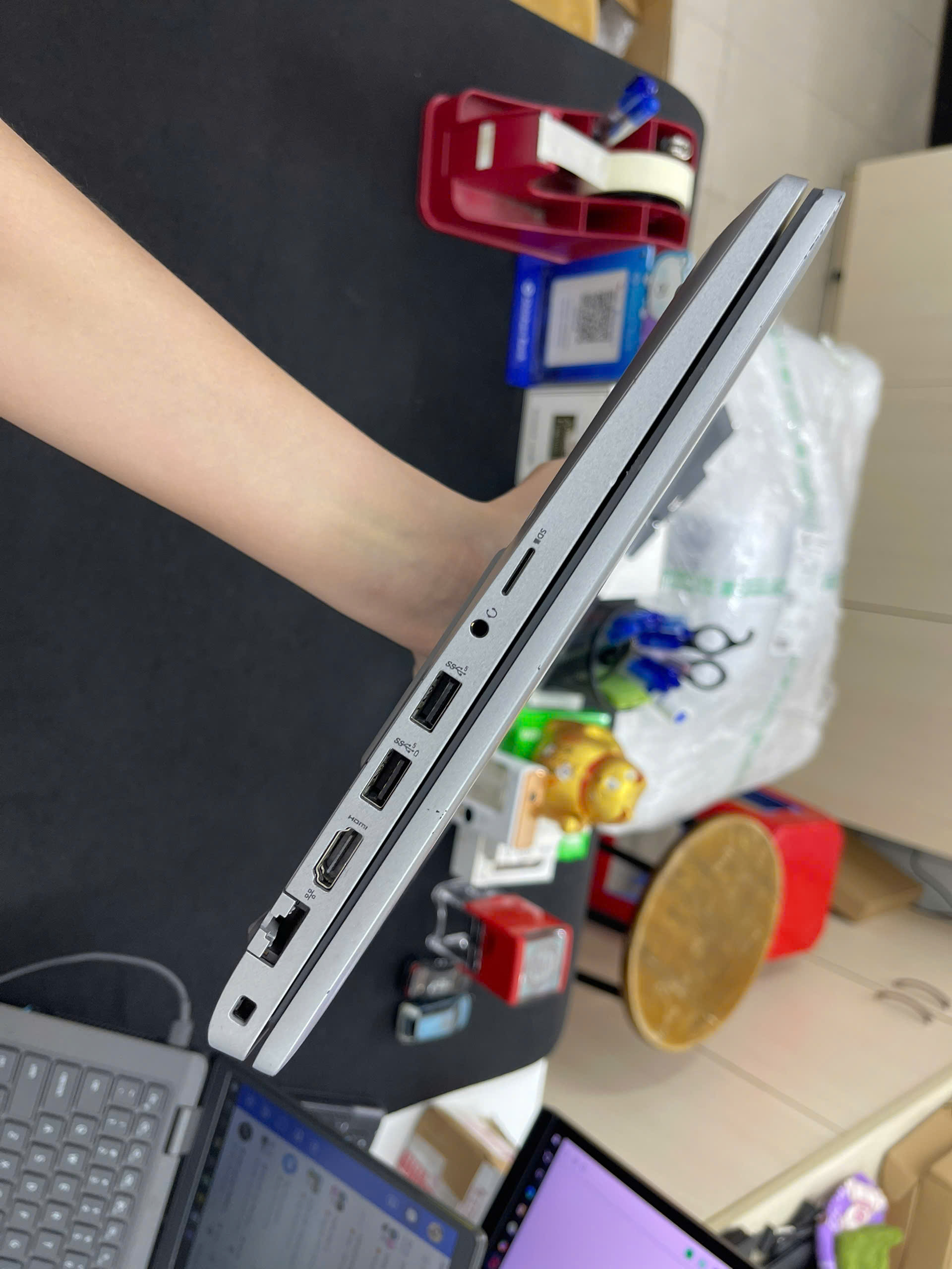 Dell Precision 3570 - Ảnh 9
