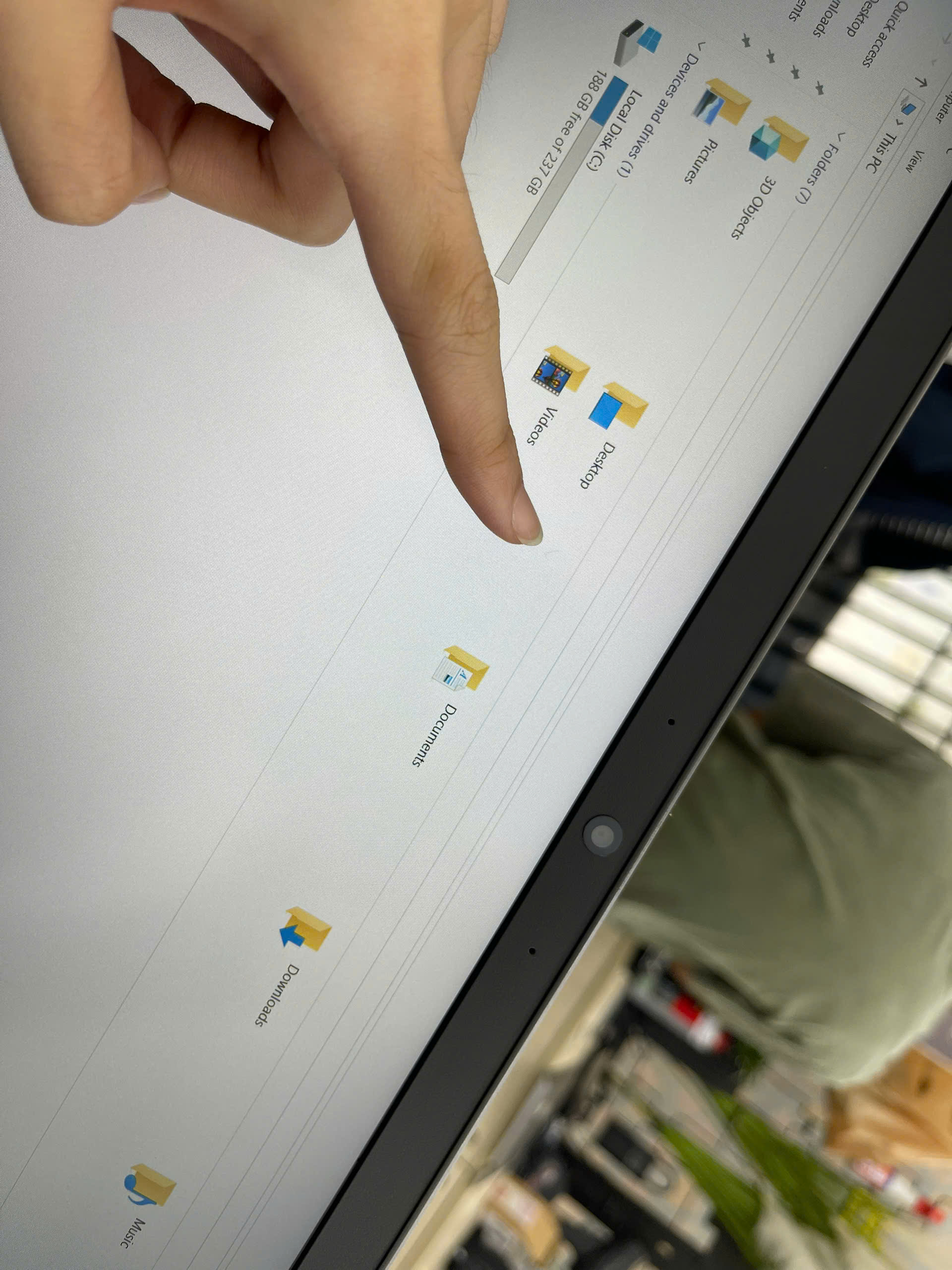 Dell Precision 7560 - Ảnh 2