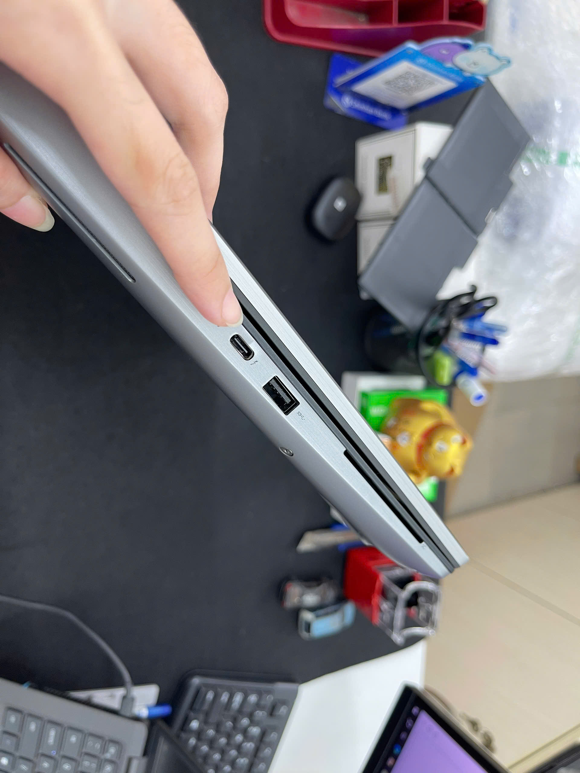 Dell Precision 7750 - Ảnh 9