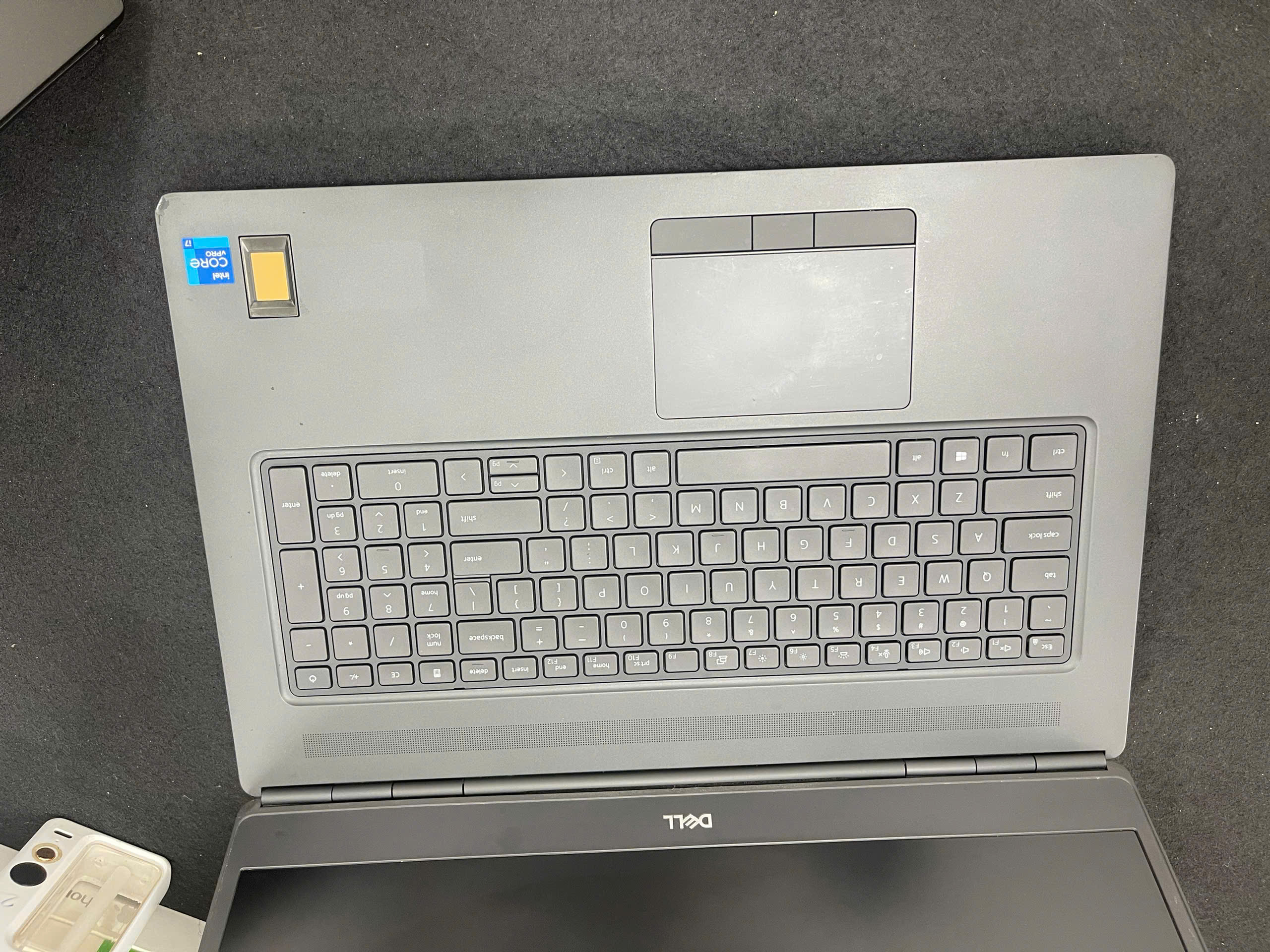 Dell Precision 7760 - Ảnh 2