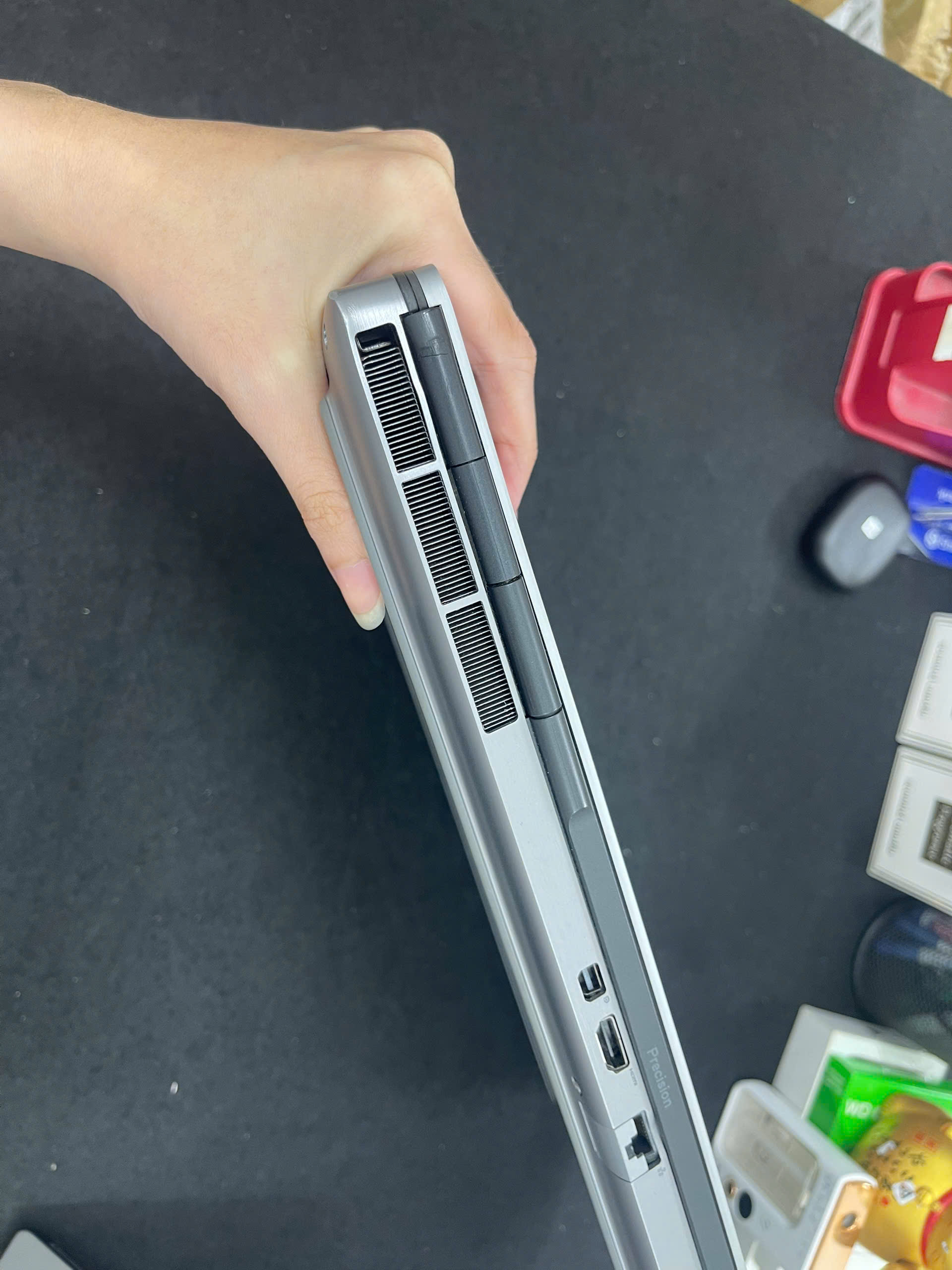 Dell Precision 7760 - Ảnh 8